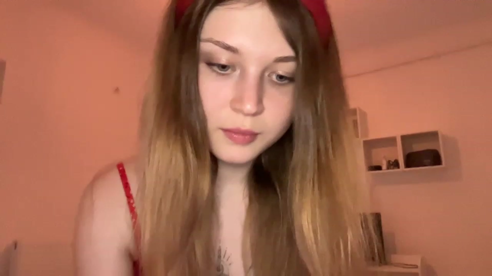 Gallery image thumbnail from Coconut_dream's myfreecams stream on, 06/09/2023, 16:05 image 6 of 20