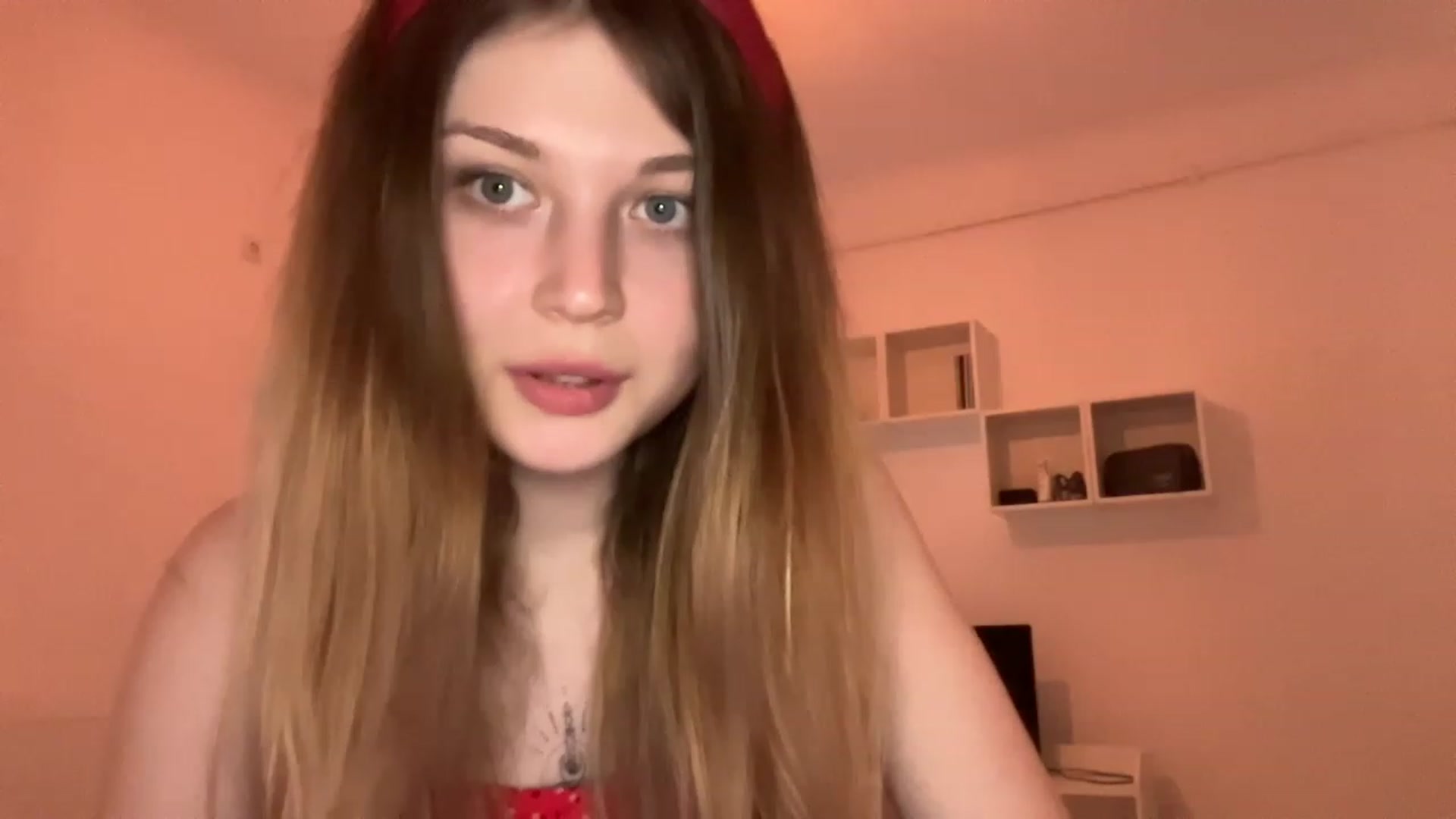 Gallery image thumbnail from Coconut_dream's myfreecams stream on, 06/09/2023, 16:05 image 16 of 20
