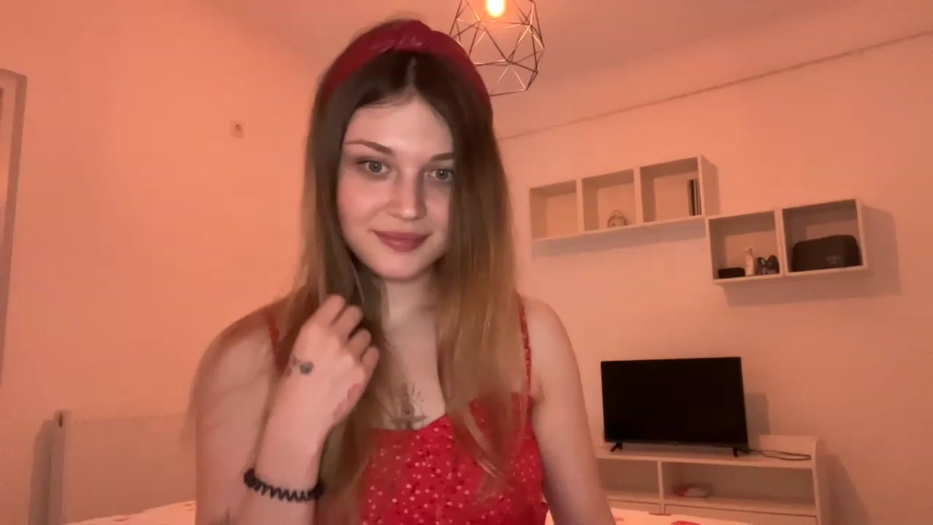 Gallery image thumbnail from Coconut_dream's myfreecams stream on, 06/09/2023, 17:45 image 5 of 20