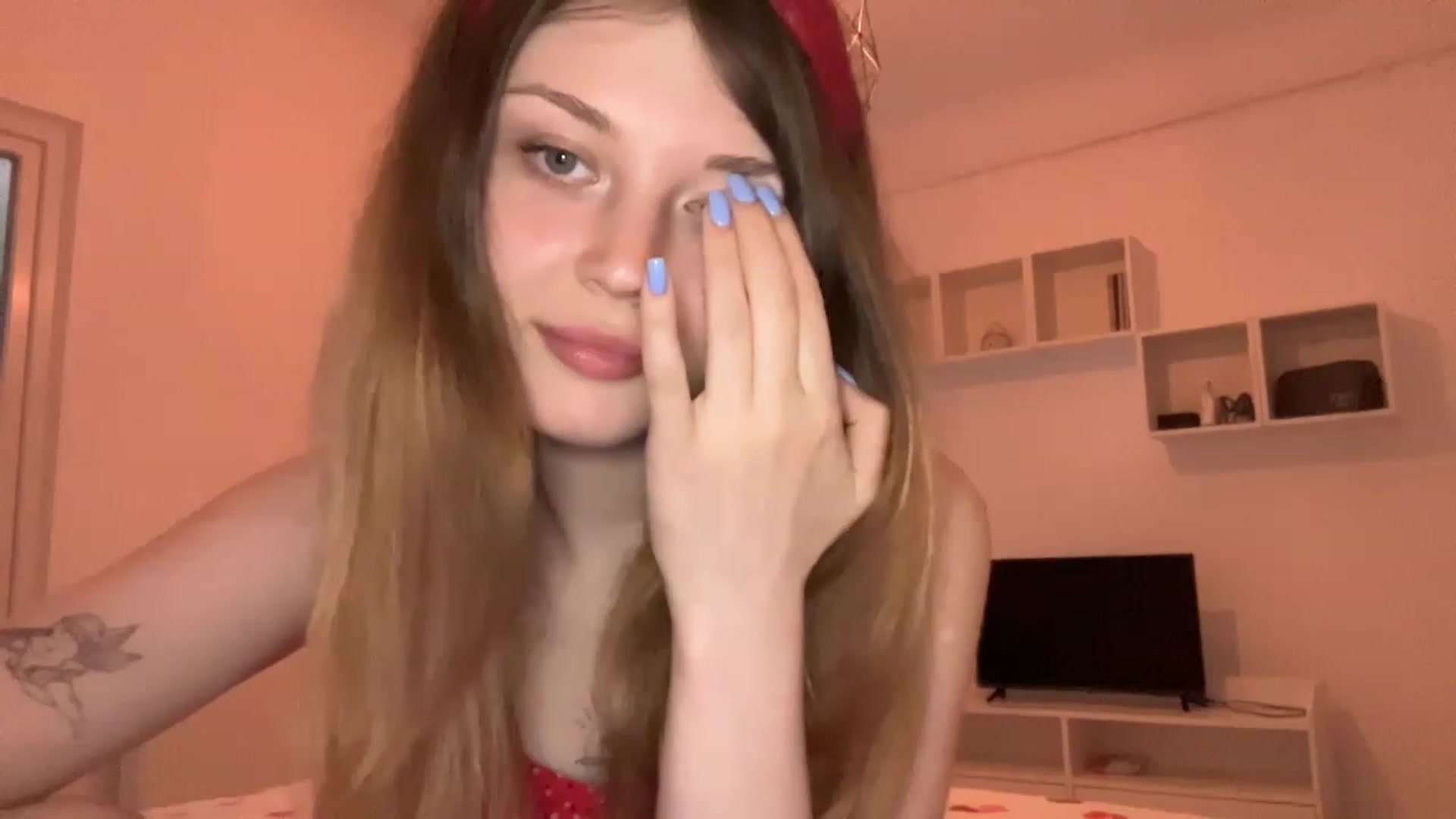 Gallery image thumbnail from Coconut_dream's myfreecams stream on, 06/09/2023, 17:45 image 3 of 20