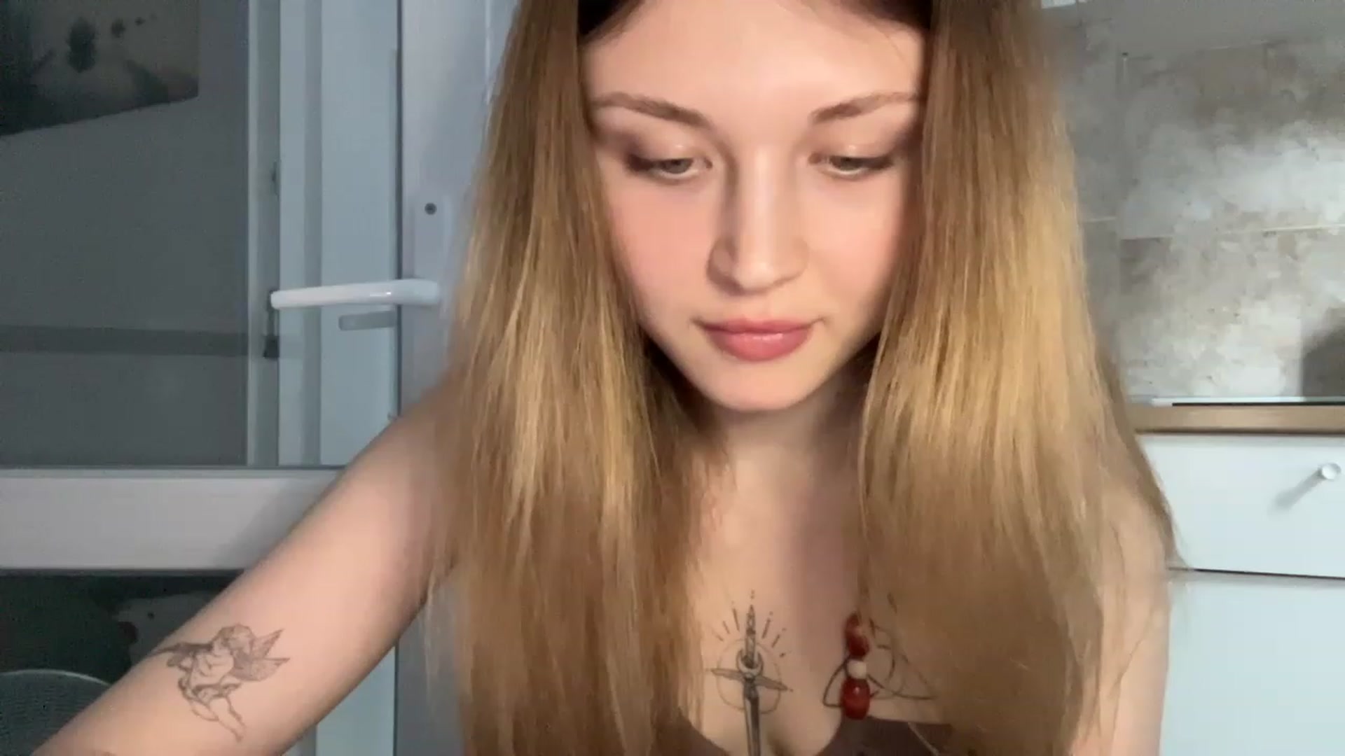 Gallery image thumbnail from Coconut_dream's myfreecams stream on, 06/12/2023, 16:22 image 16 of 20