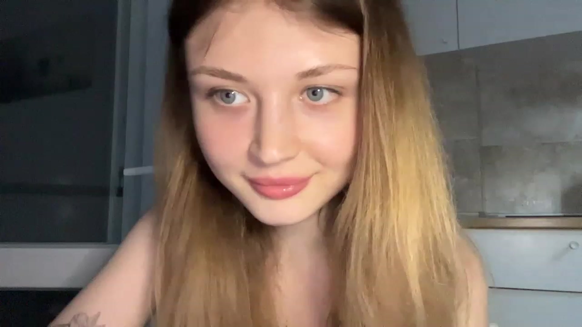 Gallery image thumbnail from Coconut_dream's myfreecams stream on, 06/12/2023, 17:18 image 17 of 20