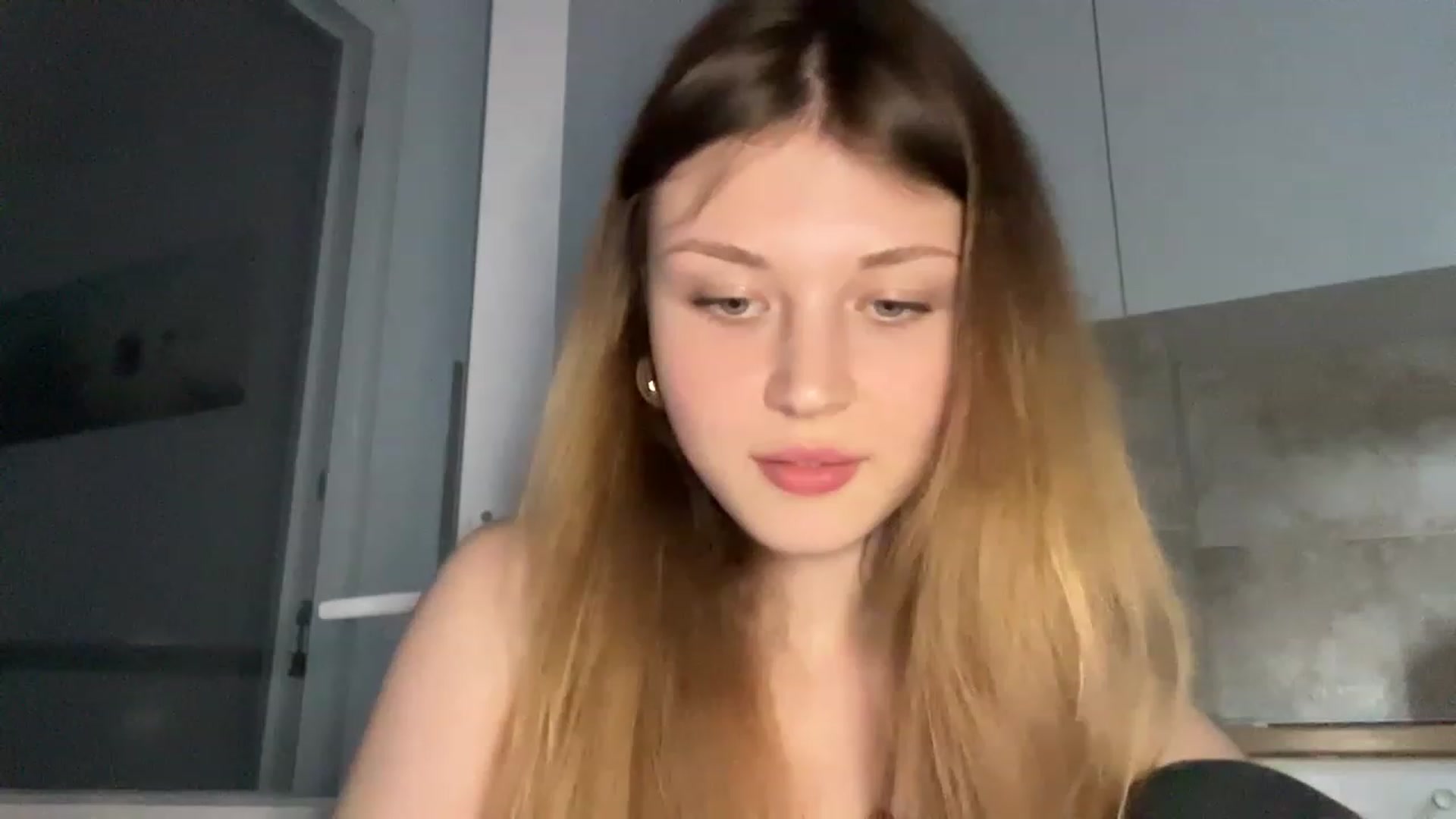 Gallery image thumbnail from Coconut_dream's myfreecams stream on, 06/12/2023, 17:18 image 18 of 20