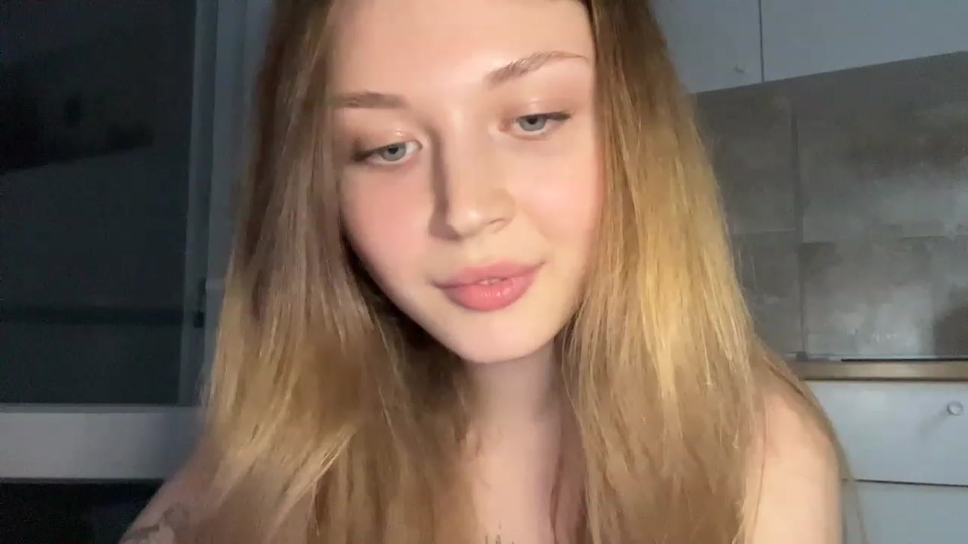 Gallery image thumbnail from Coconut_dream's myfreecams stream on, 06/12/2023, 17:18 image 15 of 20