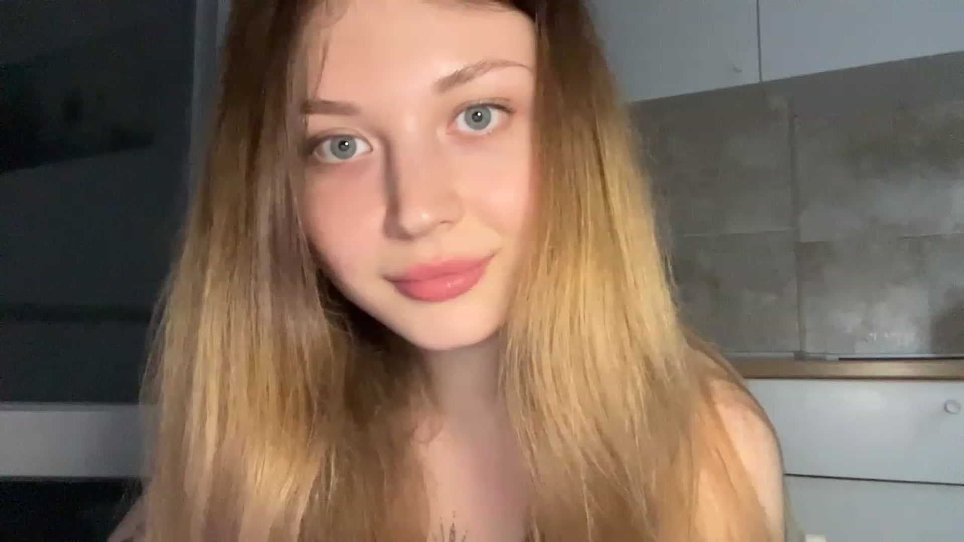 Gallery image thumbnail from Coconut_dream's myfreecams stream on, 06/12/2023, 17:18 image 7 of 20