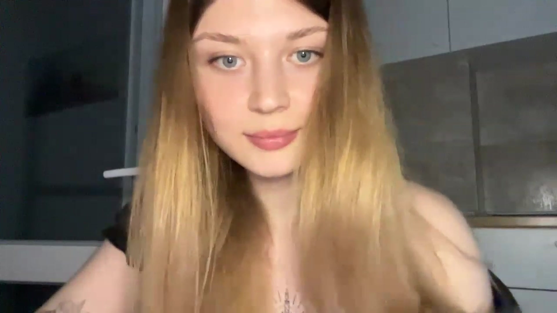 Gallery image thumbnail from Coconut_dream's myfreecams stream on, 06/15/2023, 17:45 image 14 of 20