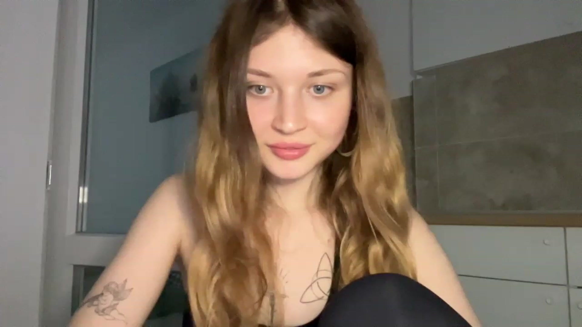 Gallery image thumbnail from Coconut_dream's myfreecams stream on, 06/16/2023, 16:55 image 10 of 20