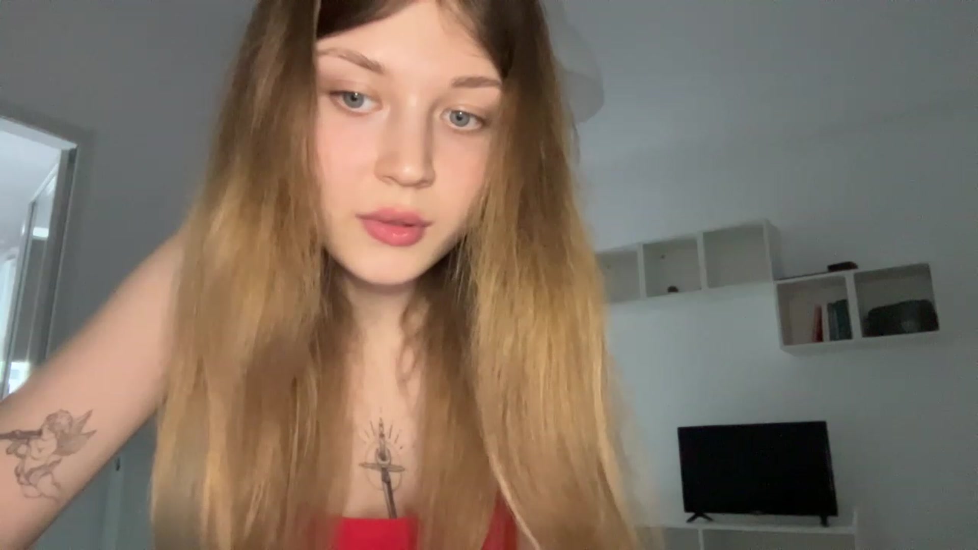 Gallery image thumbnail from Coconut_dream's myfreecams stream on, 06/18/2023, 18:05 image 10 of 20