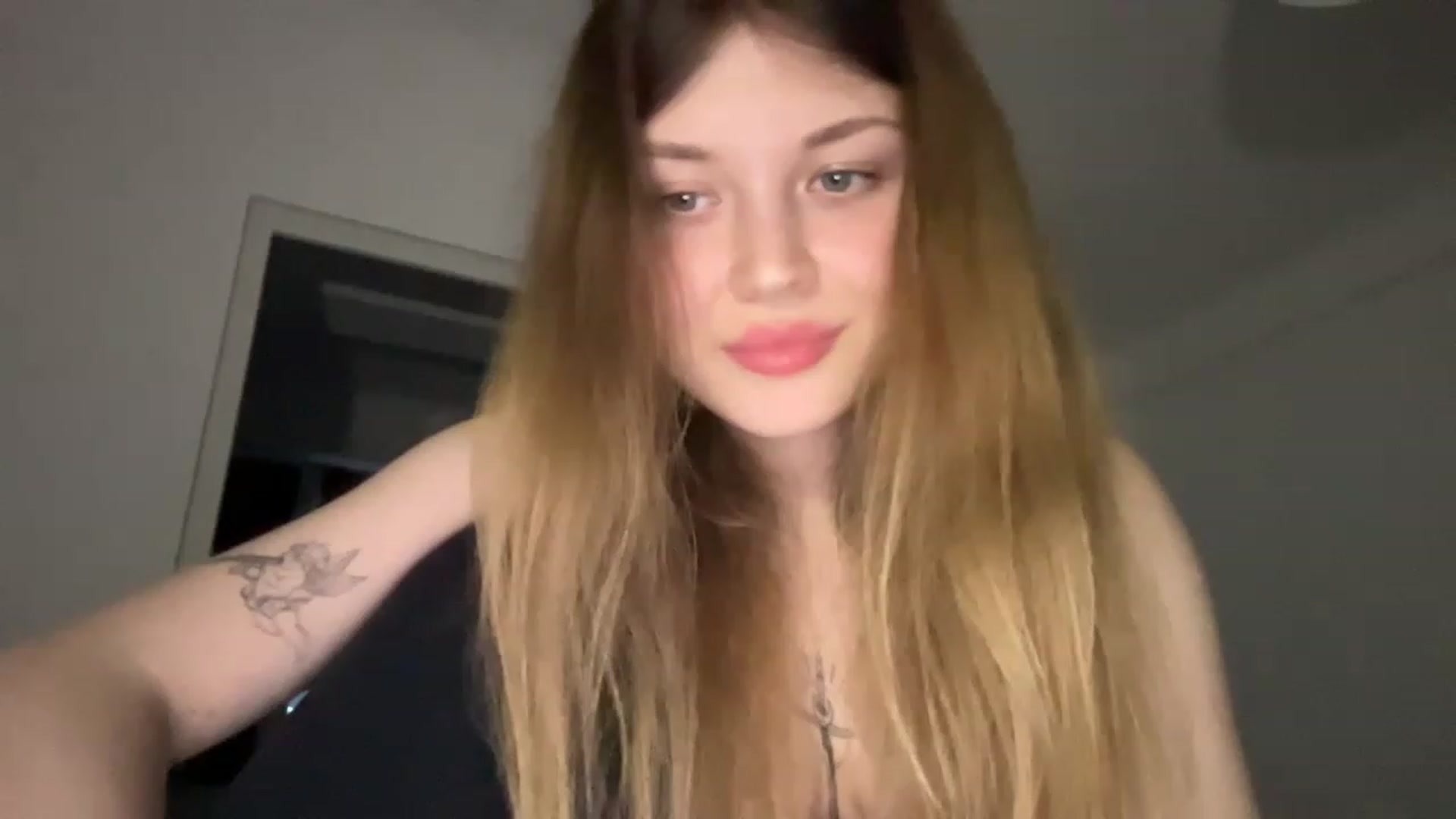 Gallery image thumbnail from Coconut_dream's myfreecams stream on, 06/18/2023, 18:46 image 9 of 20