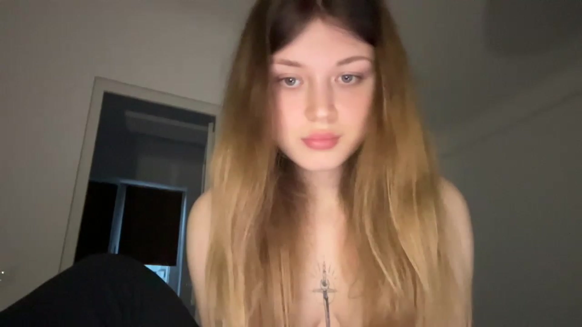 Gallery image thumbnail from Coconut_dream's myfreecams stream on, 06/18/2023, 18:46 image 4 of 20