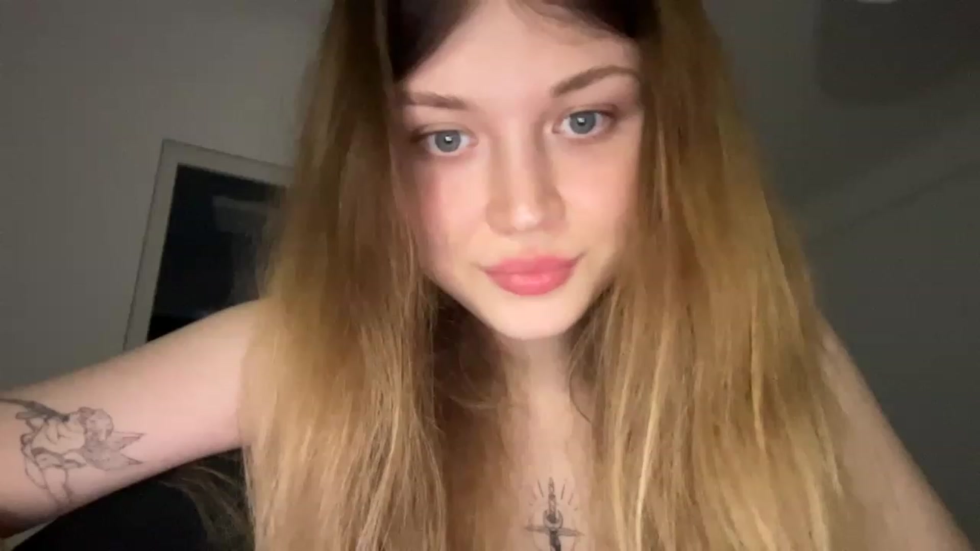 Gallery image thumbnail from Coconut_dream's myfreecams stream on, 06/18/2023, 18:46 image 6 of 20