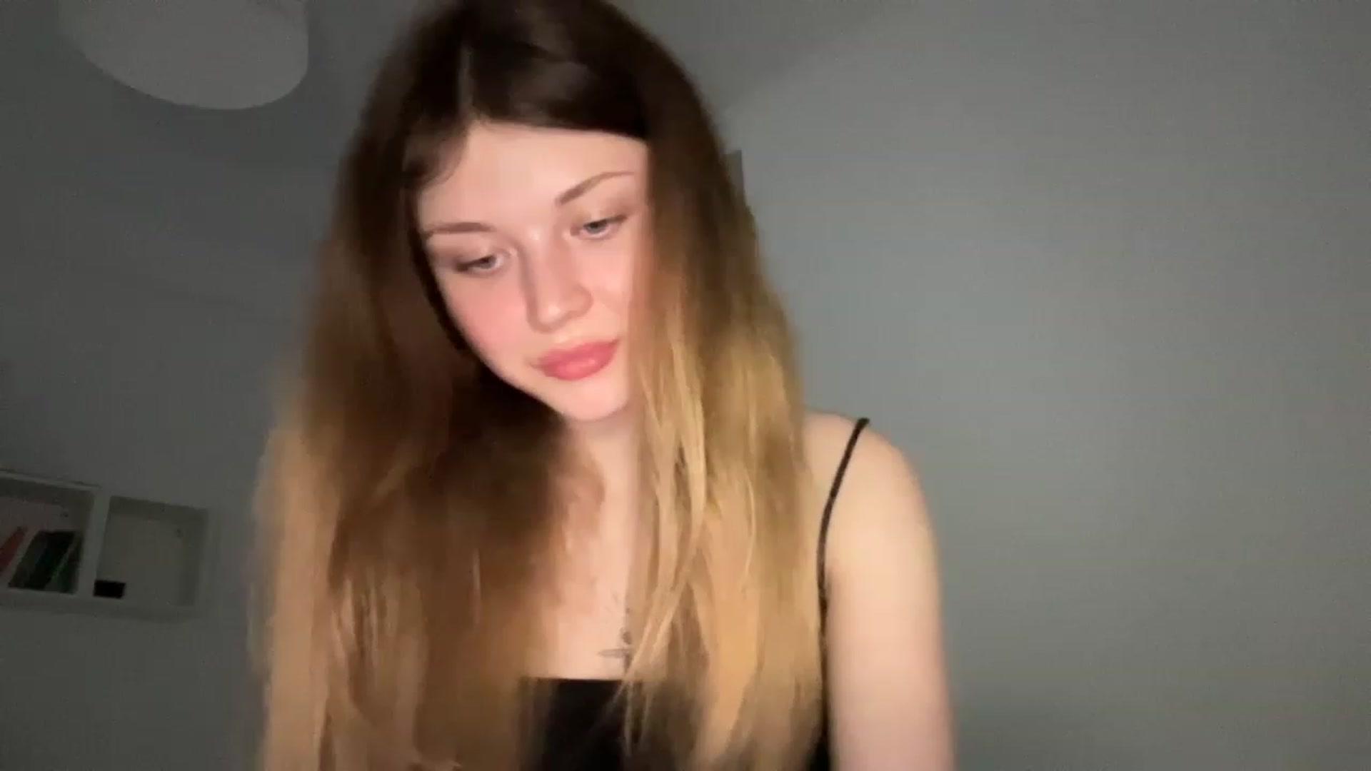 Gallery image thumbnail from Coconut_dream's myfreecams stream on, 06/19/2023, 18:08 image 9 of 20