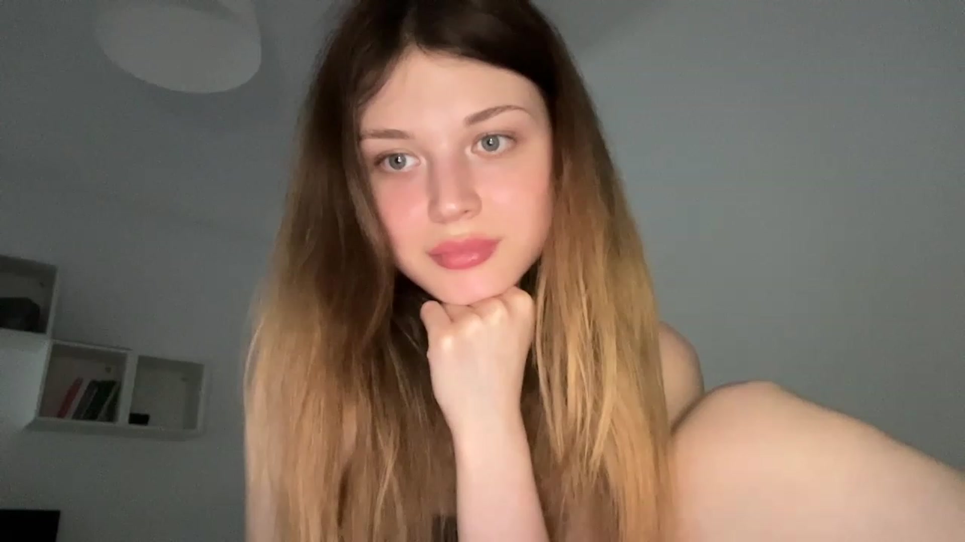 Gallery image thumbnail from Coconut_dream's myfreecams stream on, 06/19/2023, 18:08 image 3 of 20
