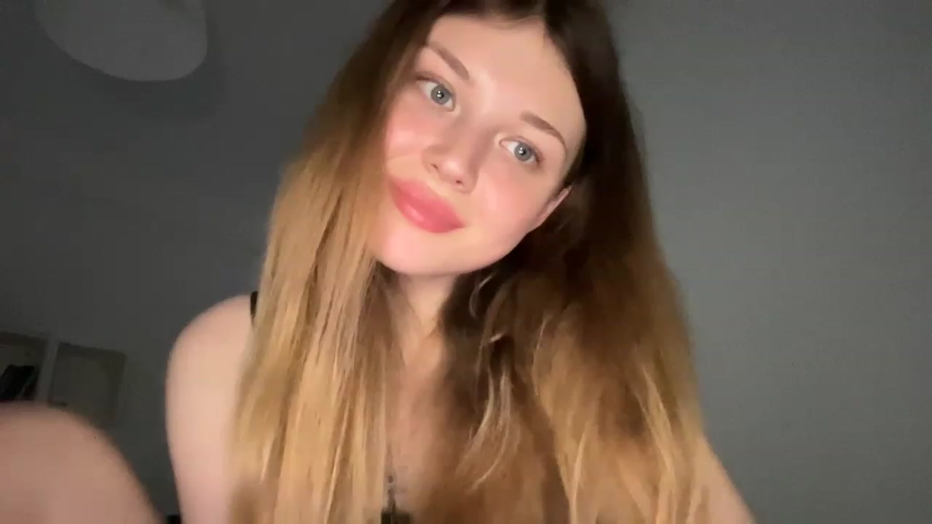 Gallery image thumbnail from Coconut_dream's myfreecams stream on, 06/19/2023, 18:08 image 11 of 20