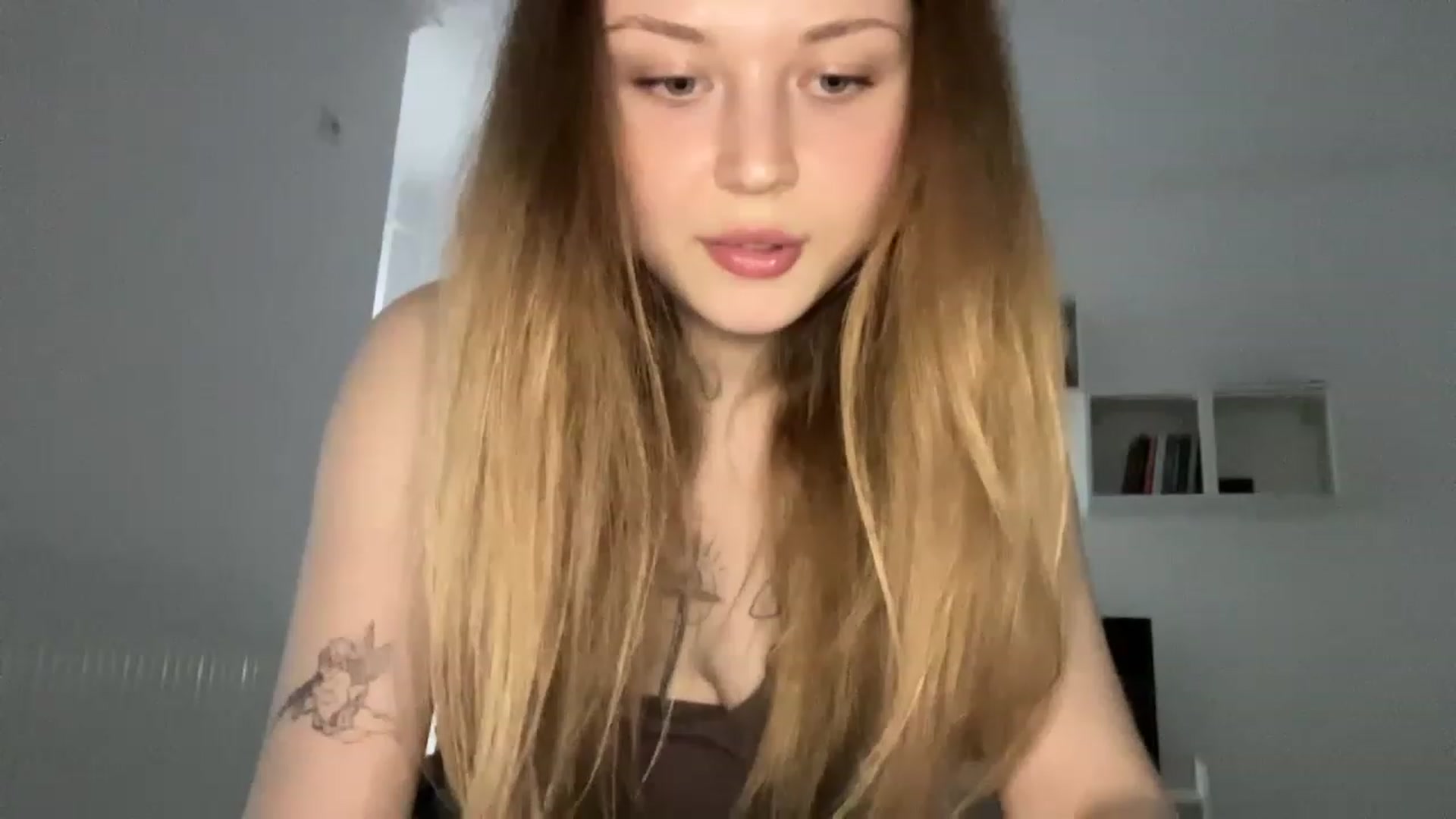 Gallery image thumbnail from Coconut_dream's myfreecams stream on, 06/22/2023, 16:36 image 18 of 20