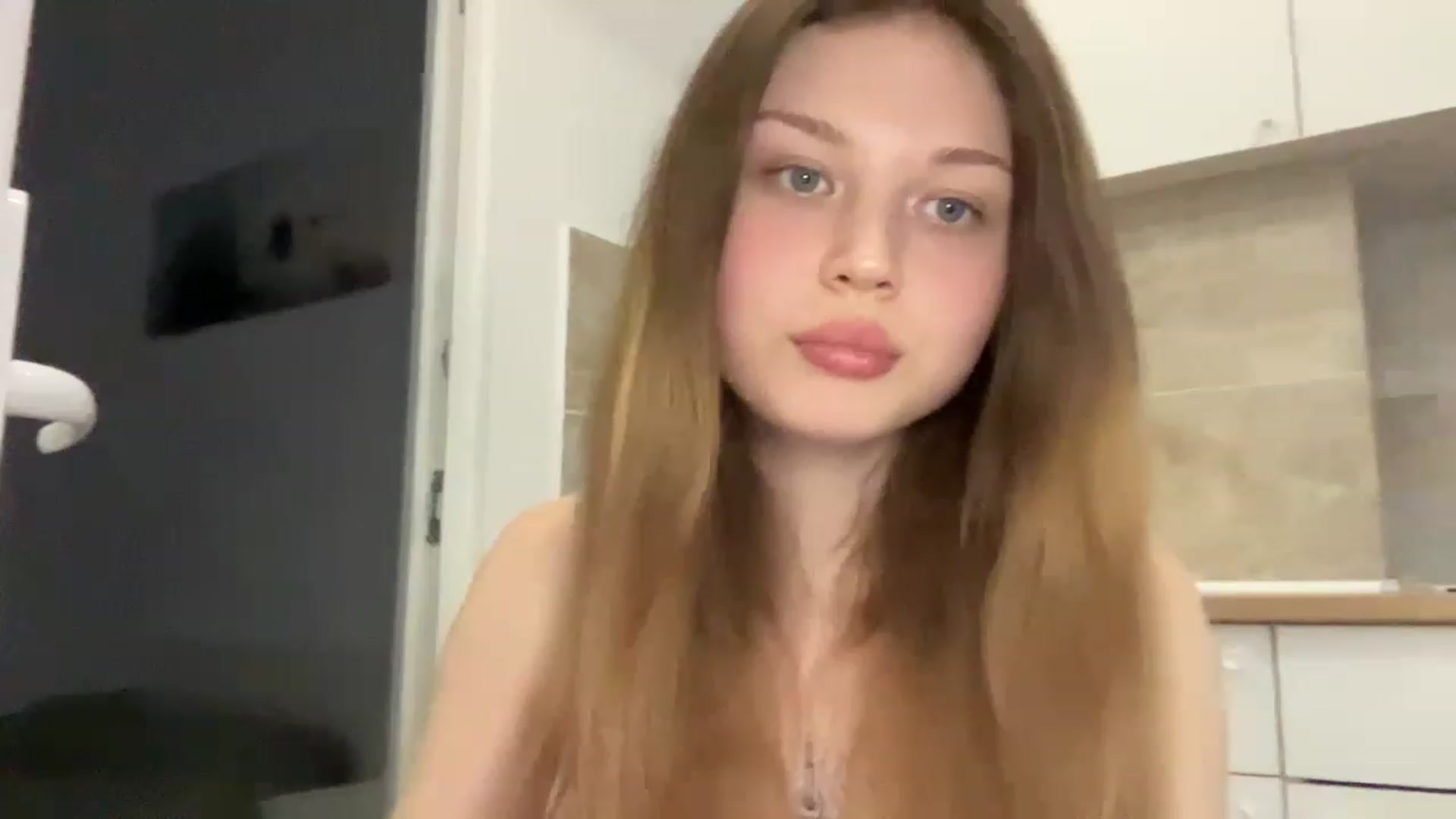 Gallery image thumbnail from Coconut_dream's myfreecams stream on, 06/26/2023, 16:27 image 3 of 20