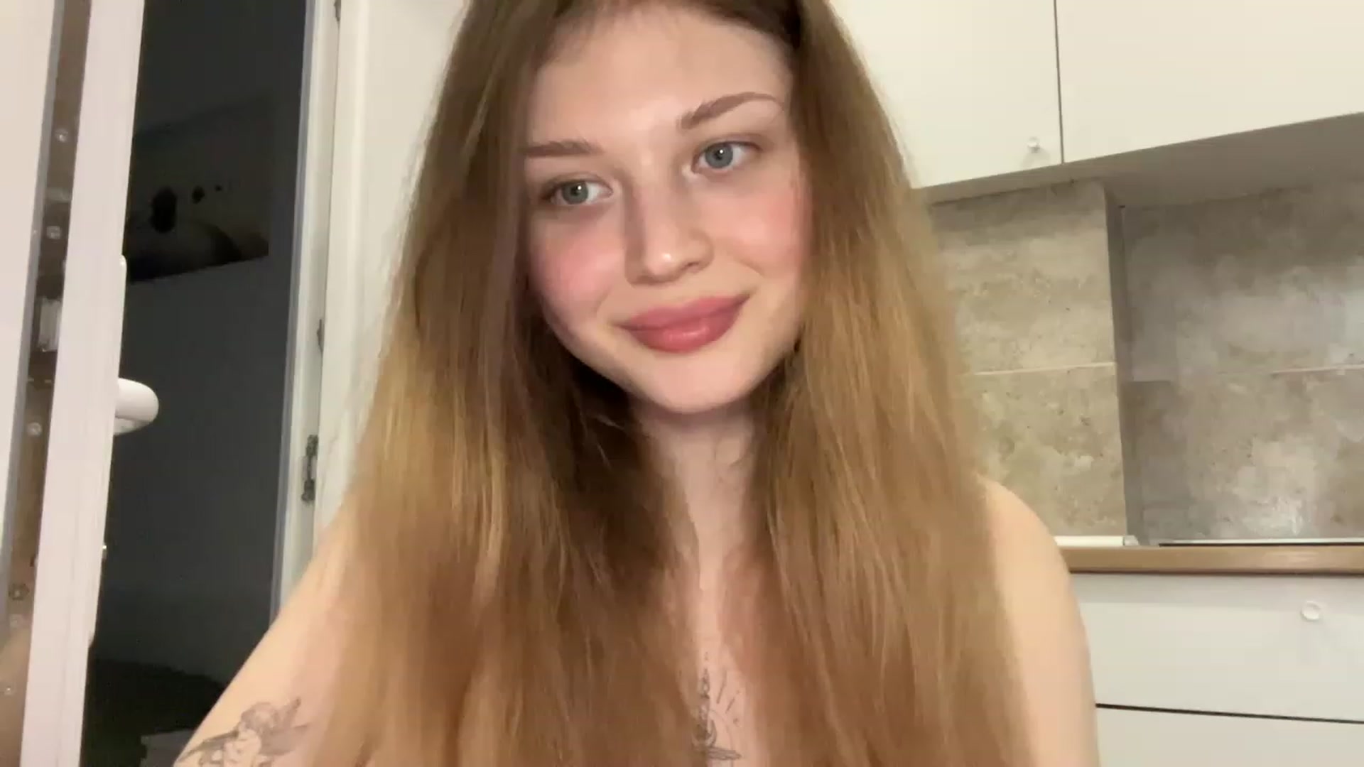 Gallery image thumbnail from Coconut_dream's myfreecams stream on, 06/26/2023, 16:27 image 2 of 20