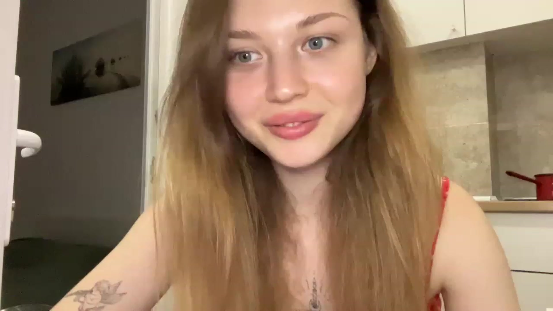 Gallery image thumbnail from Coconut_dream's myfreecams stream on, 06/26/2023, 20:17 image 9 of 20
