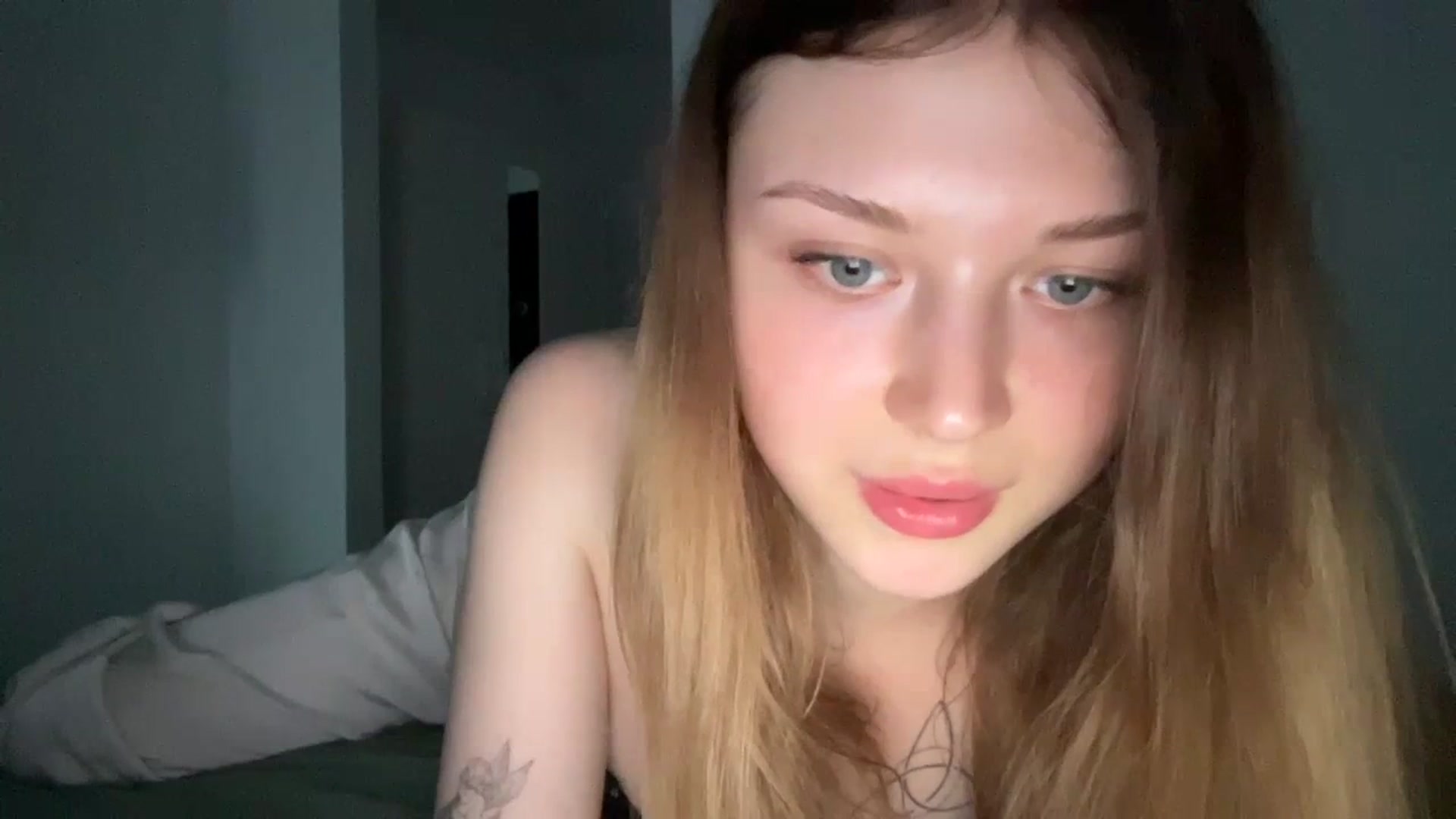 Gallery image thumbnail from Coconut_dream's myfreecams stream on, 06/30/2023, 18:33 image 8 of 20