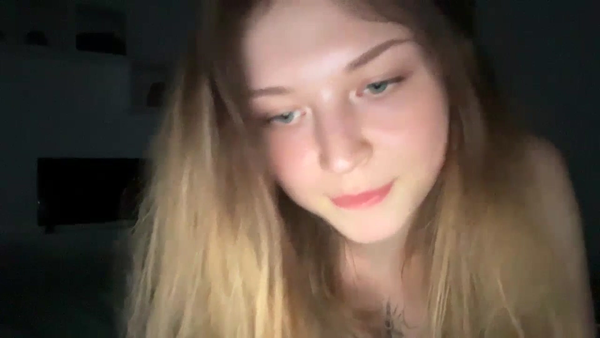 Gallery image thumbnail from Coconut_dream's myfreecams stream on, 06/30/2023, 18:33 image 16 of 20