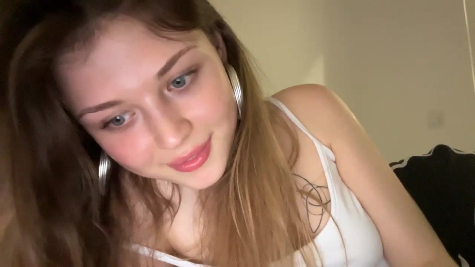 Gallery image thumbnail from Coconut_dream's myfreecams stream on, 07/02/2023, 19:00 image 8 of 20