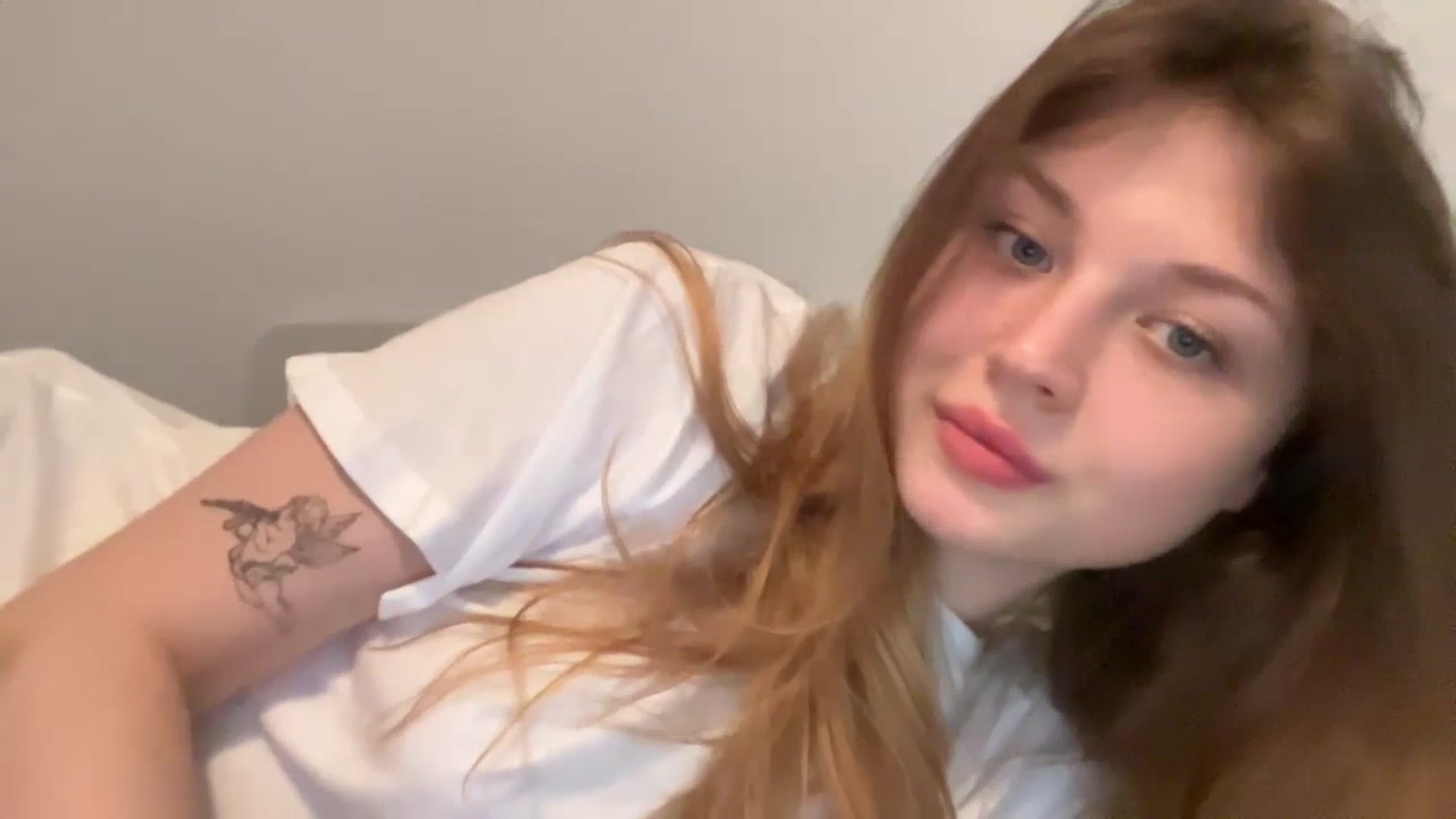 Gallery image thumbnail from Coconut_dream's myfreecams stream on, 07/03/2023, 17:14 image 2 of 20