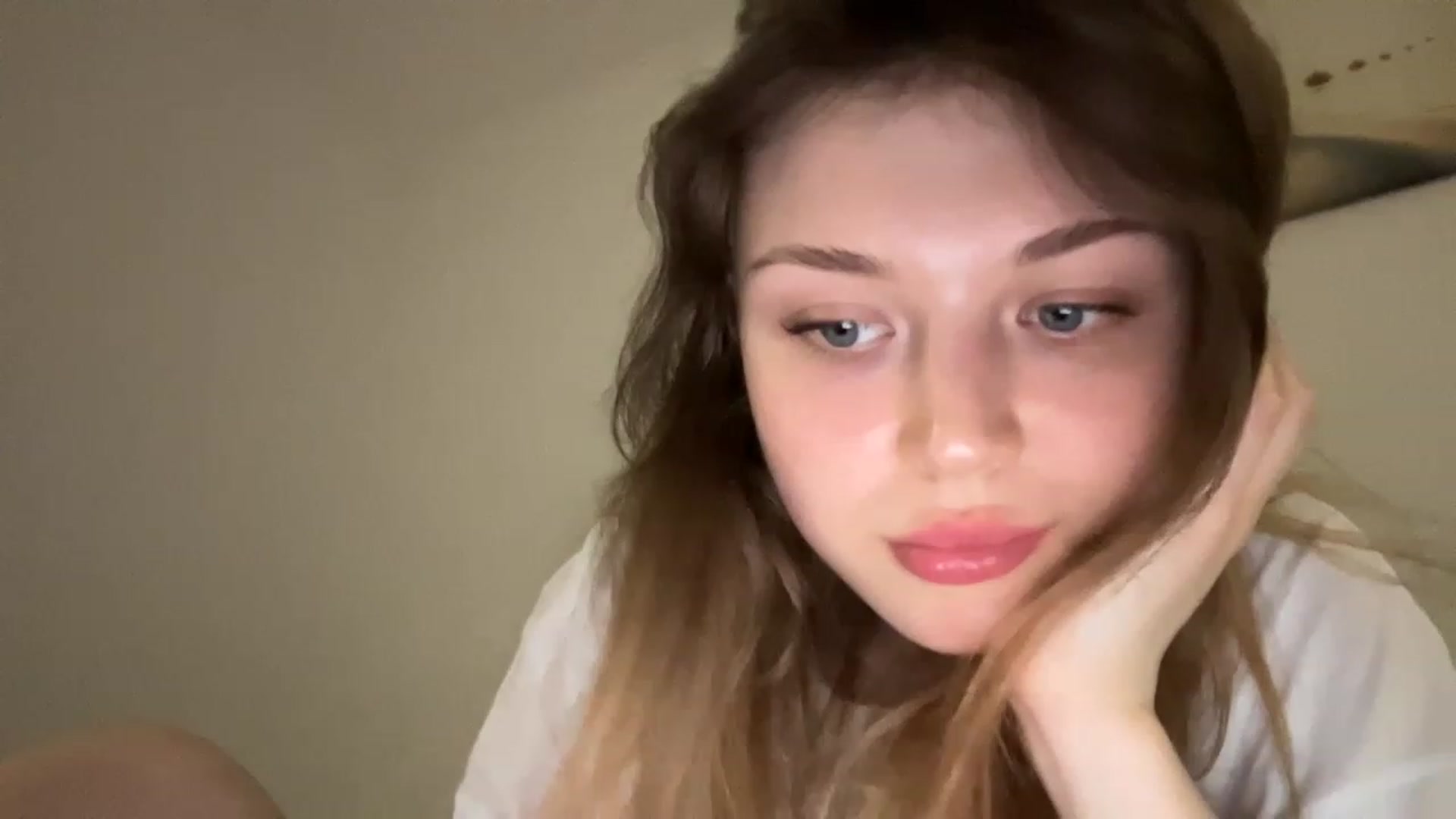 Gallery image thumbnail from Coconut_dream's myfreecams stream on, 07/03/2023, 20:22 image 7 of 20