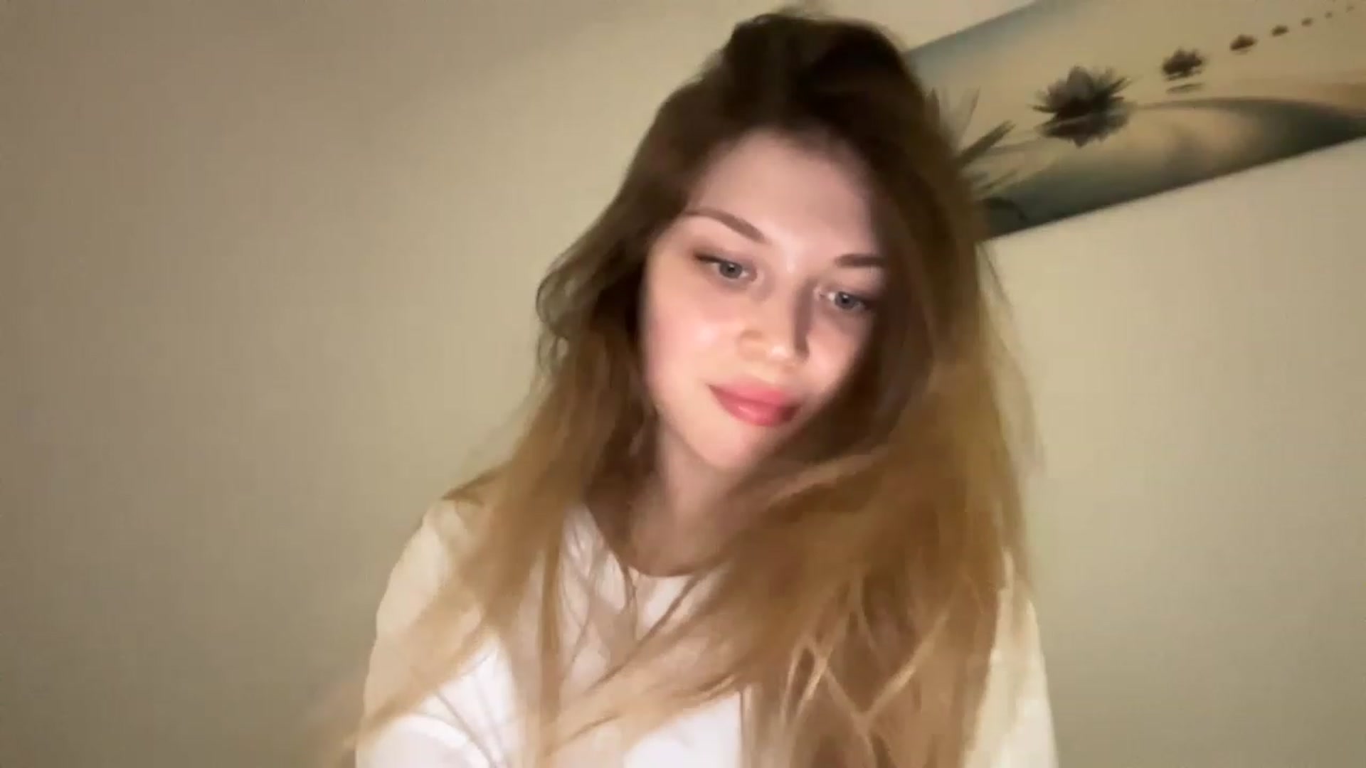 Gallery image thumbnail from Coconut_dream's myfreecams stream on, 07/03/2023, 20:22 image 6 of 20