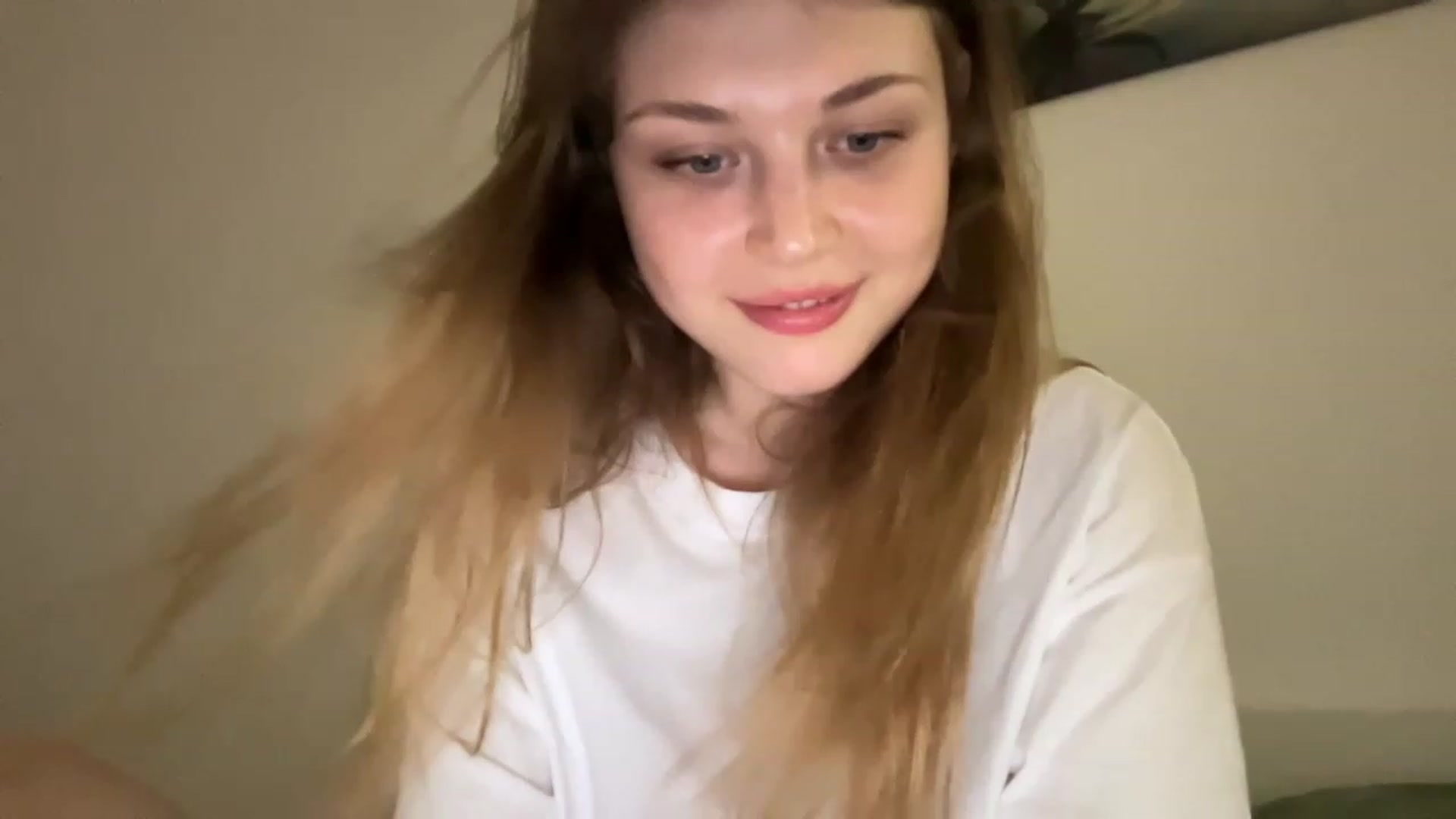 Gallery image thumbnail from Coconut_dream's myfreecams stream on, 07/03/2023, 20:22 image 1 of 20