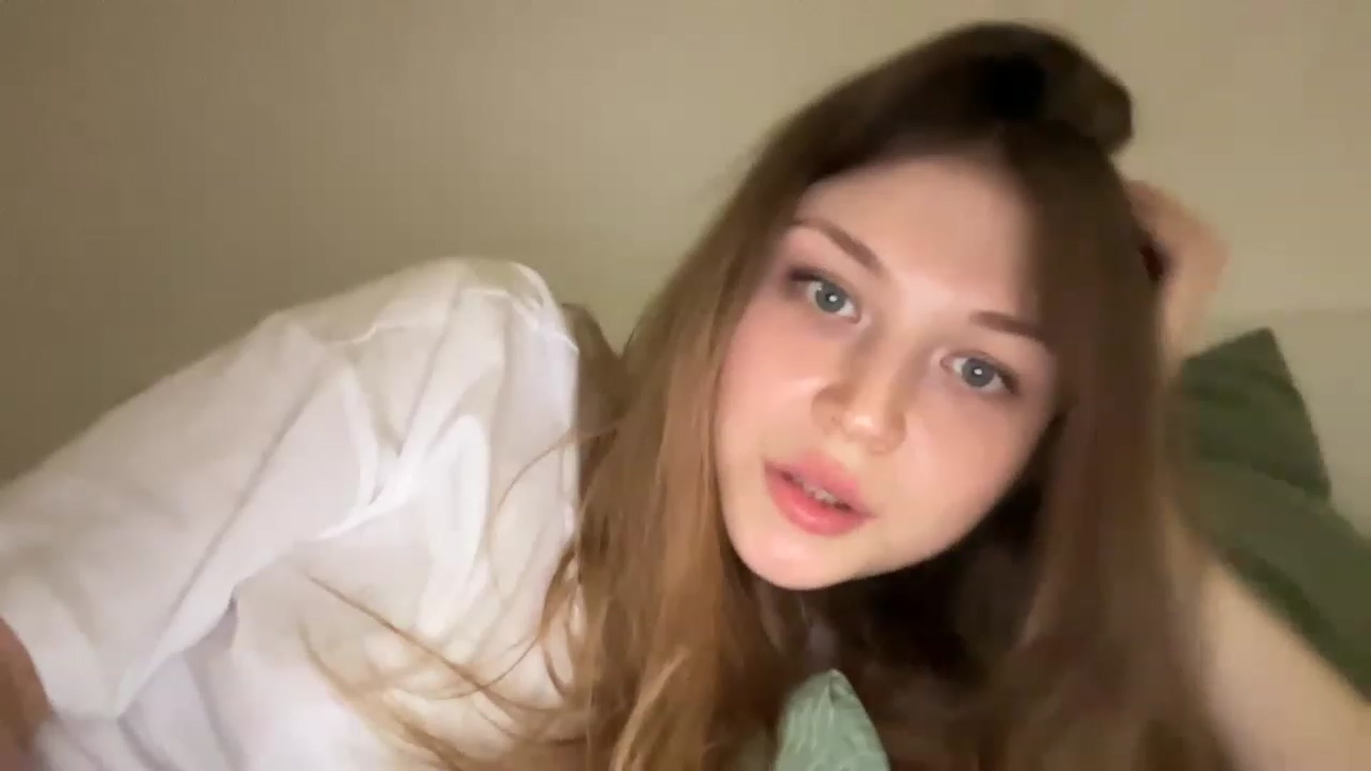 Gallery image thumbnail from Coconut_dream's myfreecams stream on, 07/03/2023, 20:22 image 17 of 20