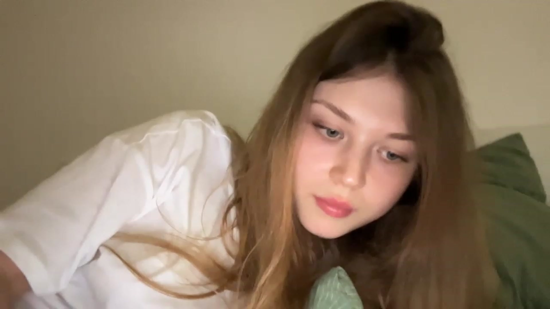 Gallery image thumbnail from Coconut_dream's myfreecams stream on, 07/03/2023, 20:22 image 15 of 20