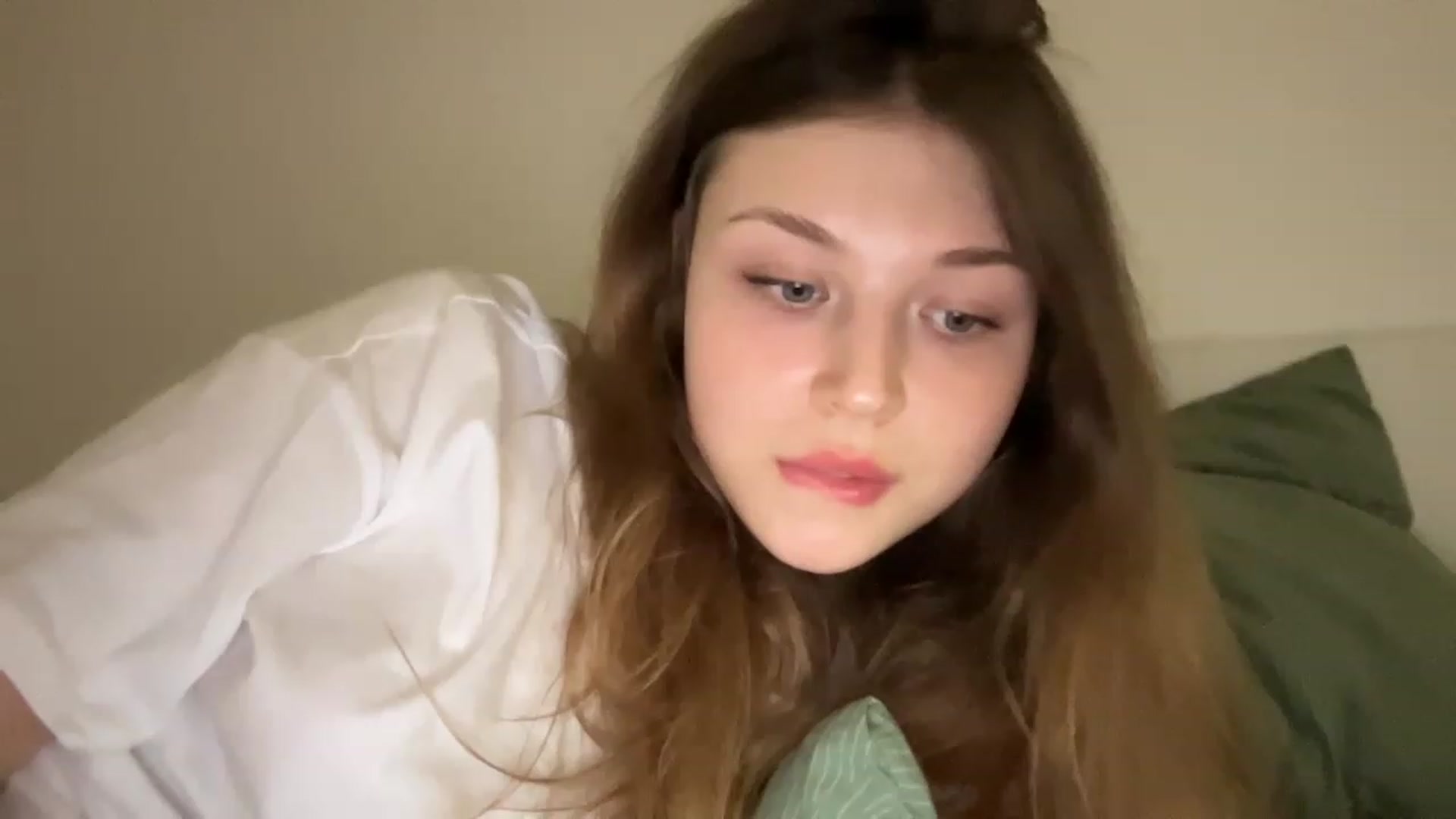 Gallery image thumbnail from Coconut_dream's myfreecams stream on, 07/03/2023, 20:22 image 18 of 20
