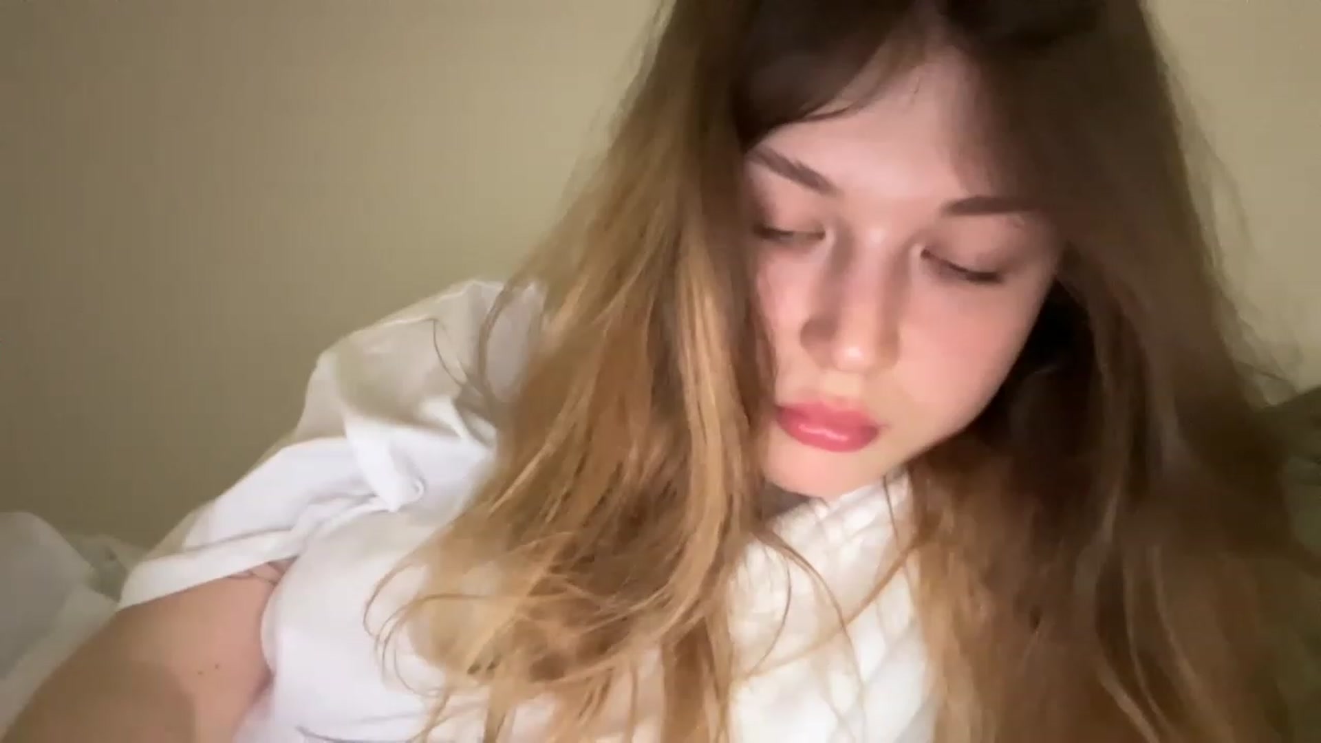 Gallery image thumbnail from Coconut_dream's myfreecams stream on, 07/03/2023, 20:22 image 12 of 20