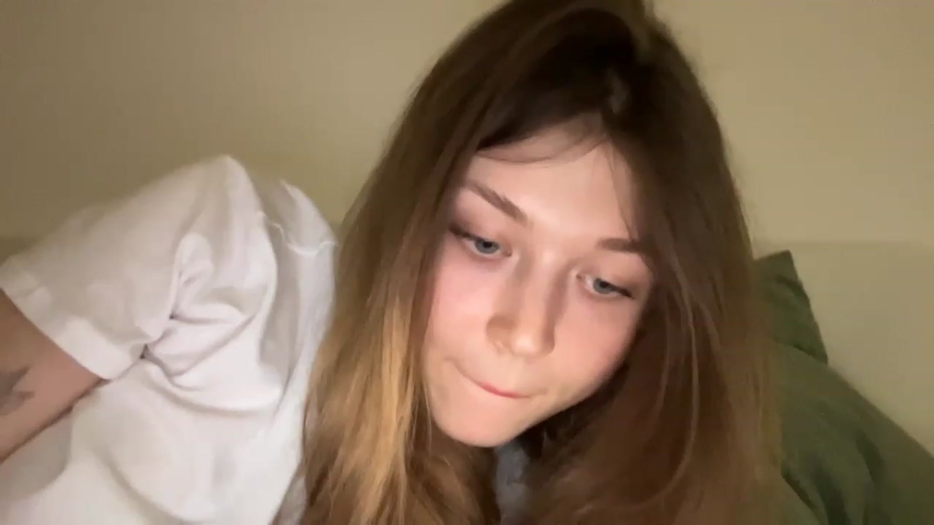 Gallery image thumbnail from Coconut_dream's myfreecams stream on, 07/03/2023, 21:35 image 16 of 20