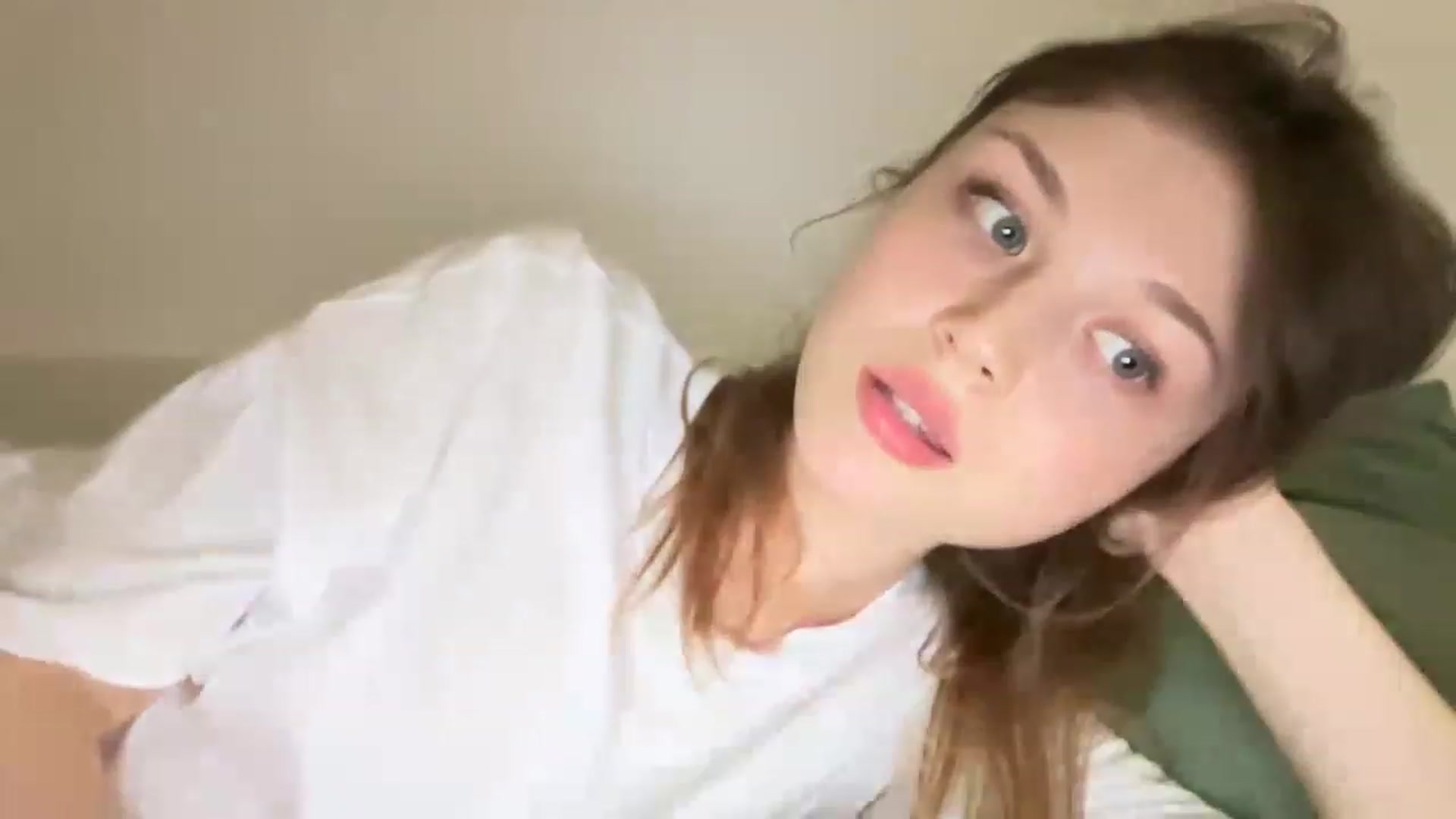 Gallery image thumbnail from Coconut_dream's myfreecams stream on, 07/03/2023, 21:35 image 5 of 20