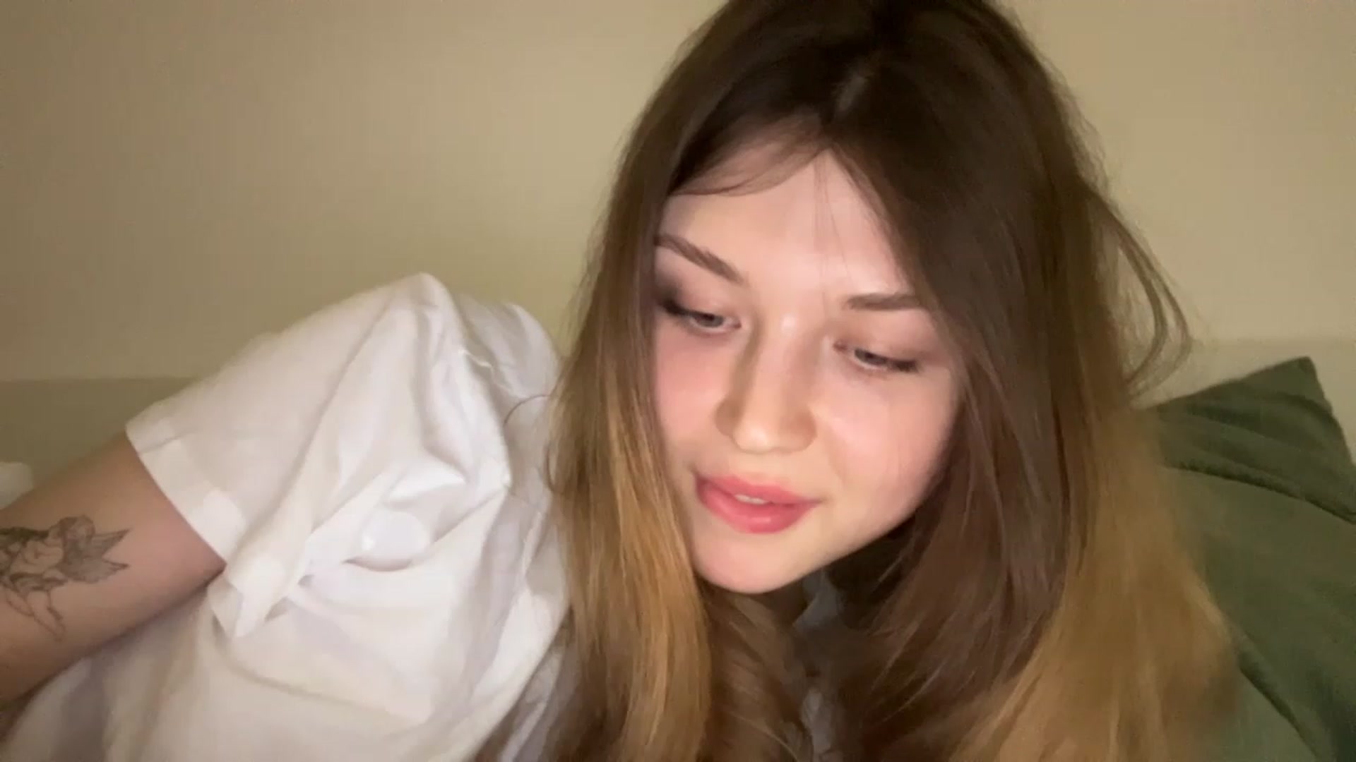 Gallery image thumbnail from Coconut_dream's myfreecams stream on, 07/03/2023, 21:35 image 20 of 20