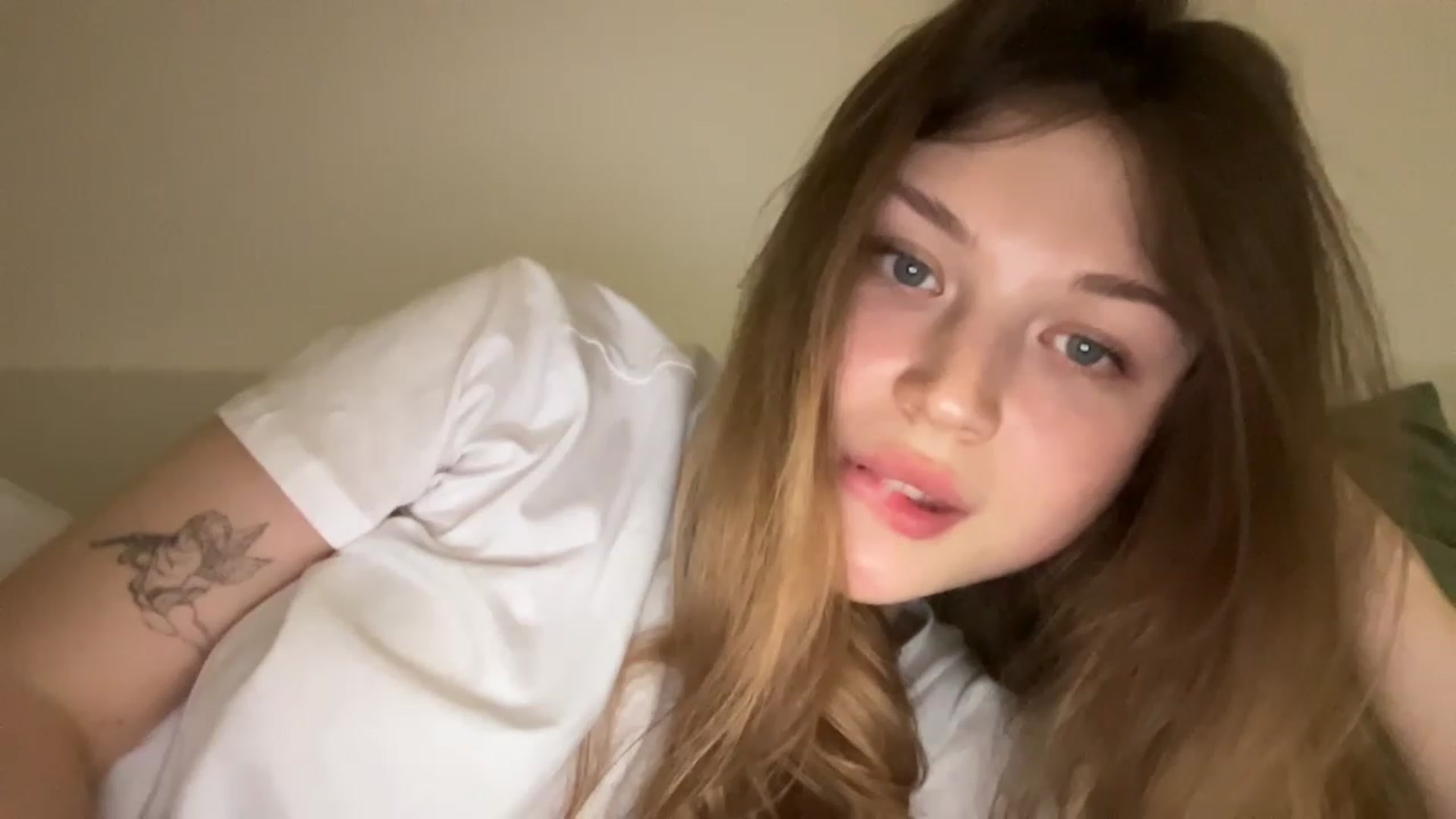 Gallery image thumbnail from Coconut_dream's myfreecams stream on, 07/03/2023, 21:35 image 12 of 20