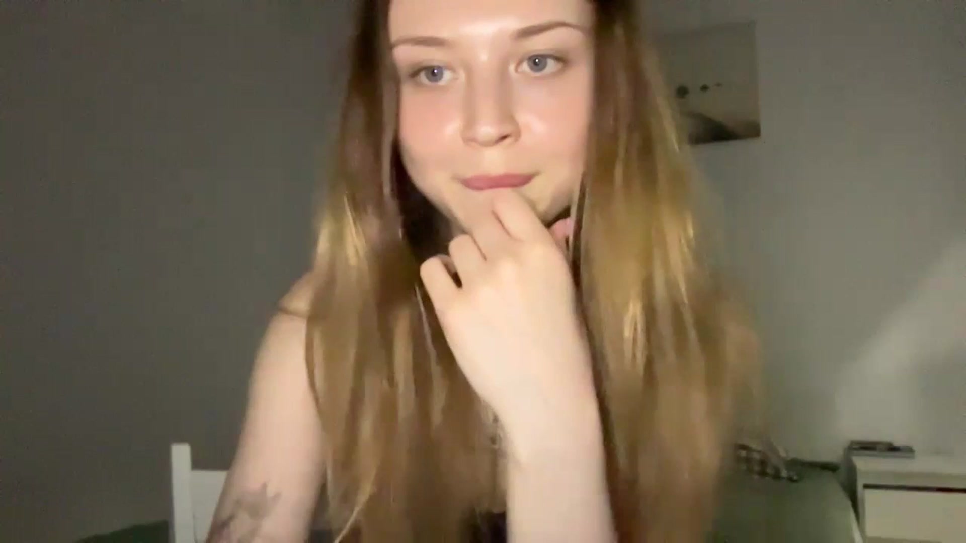 Gallery image thumbnail from Coconut_dream's myfreecams stream on, 07/07/2023, 18:05 image 9 of 20