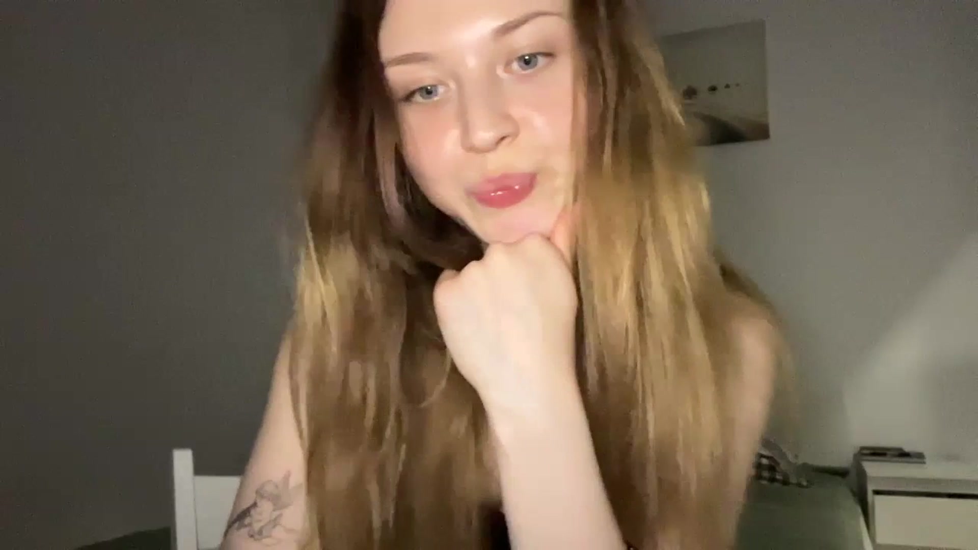 Gallery image thumbnail from Coconut_dream's myfreecams stream on, 07/07/2023, 18:05 image 7 of 20