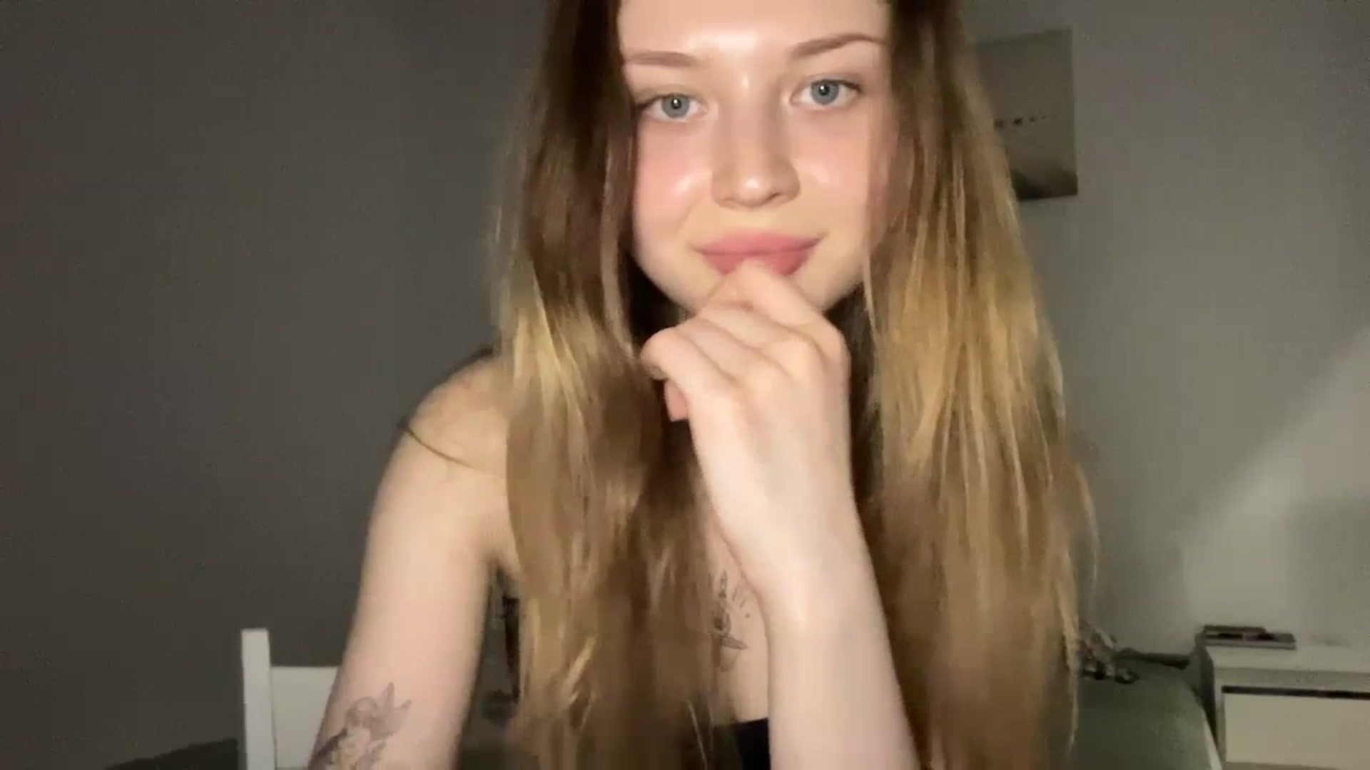 Gallery image thumbnail from Coconut_dream's myfreecams stream on, 07/07/2023, 18:05 image 11 of 20