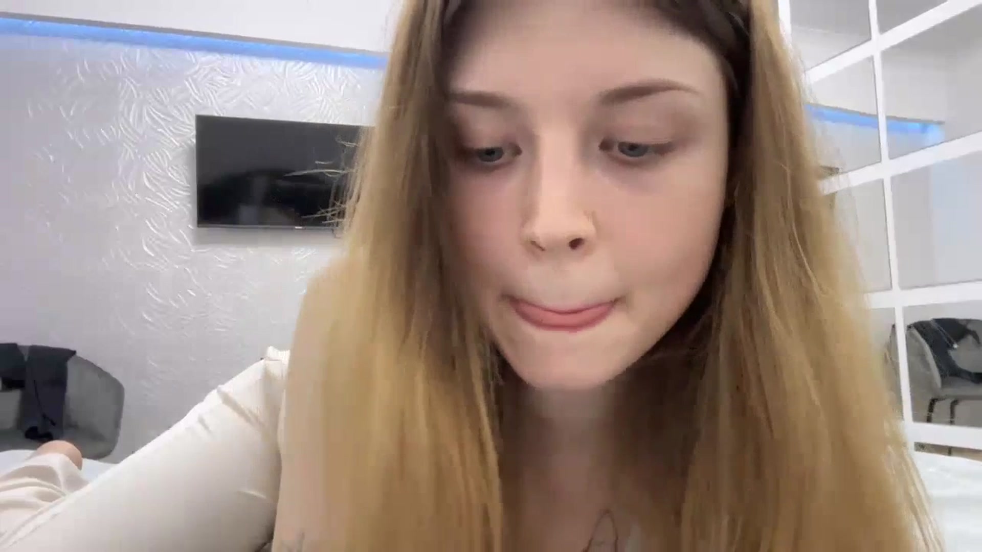 Gallery image thumbnail from Coconut_dream's myfreecams stream on, 07/13/2023, 20:19 image 11 of 20