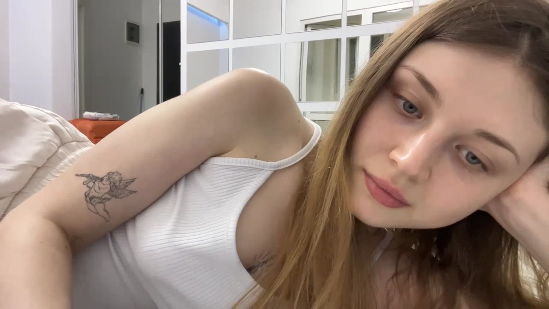Gallery image thumbnail from Coconut_dream's myfreecams stream on, 07/13/2023, 20:19 image 4 of 20