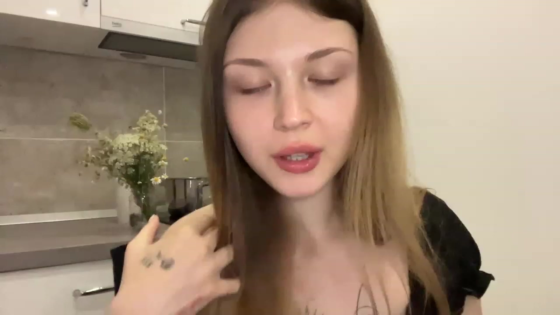 Gallery image thumbnail from Coconut_dream's myfreecams stream on, 07/15/2023, 16:07 image 4 of 20