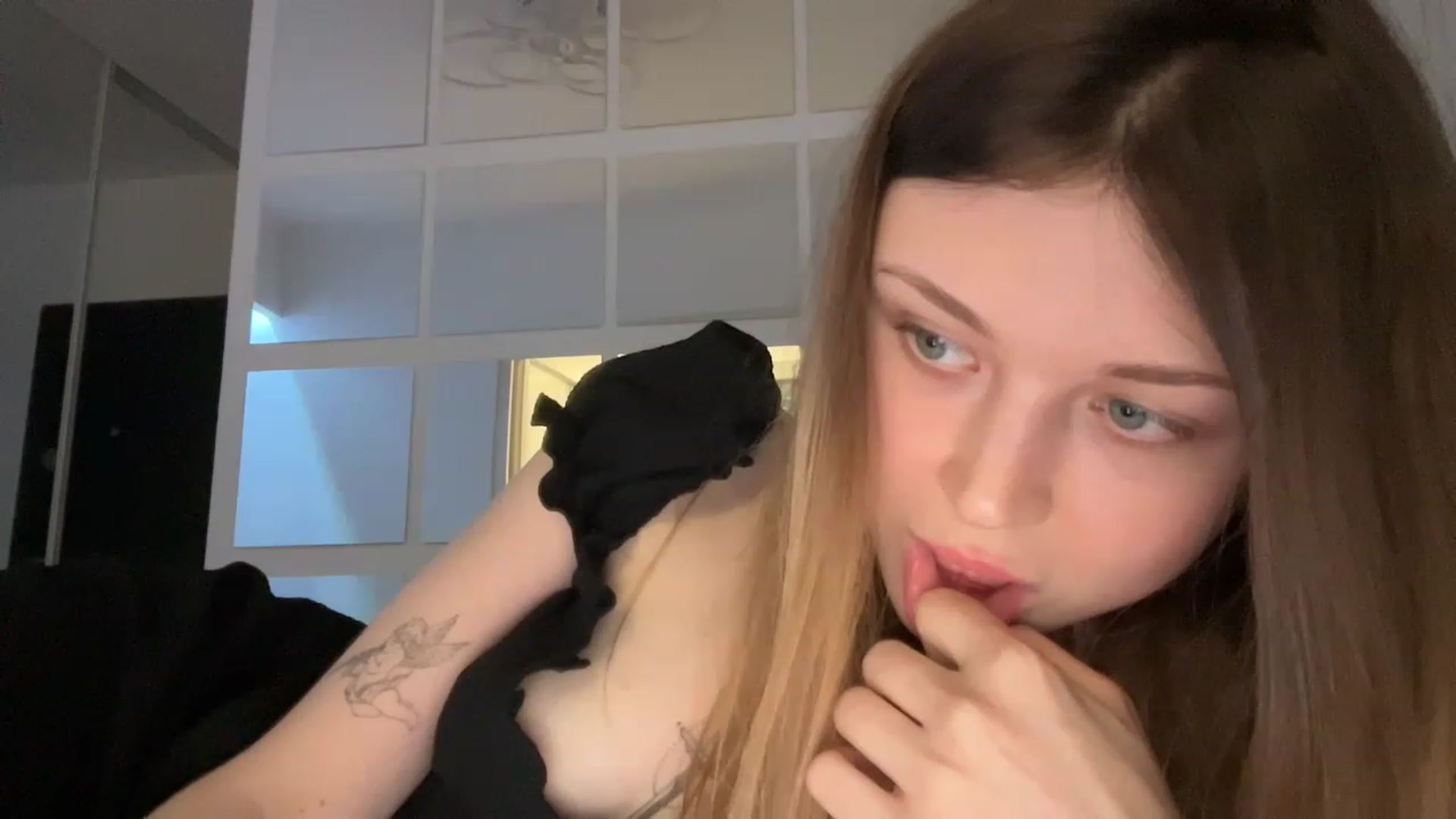 Gallery image thumbnail from Coconut_dream's myfreecams stream on, 07/15/2023, 18:02 image 5 of 20