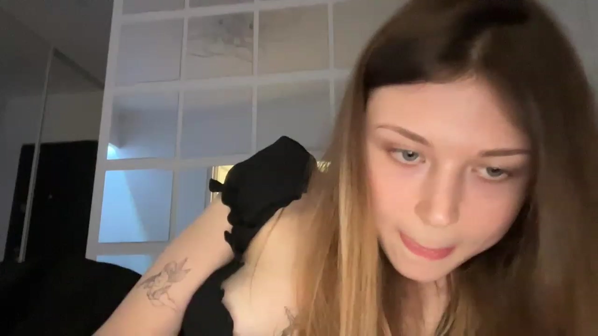 Gallery image thumbnail from Coconut_dream's myfreecams stream on, 07/15/2023, 18:02 image 3 of 20