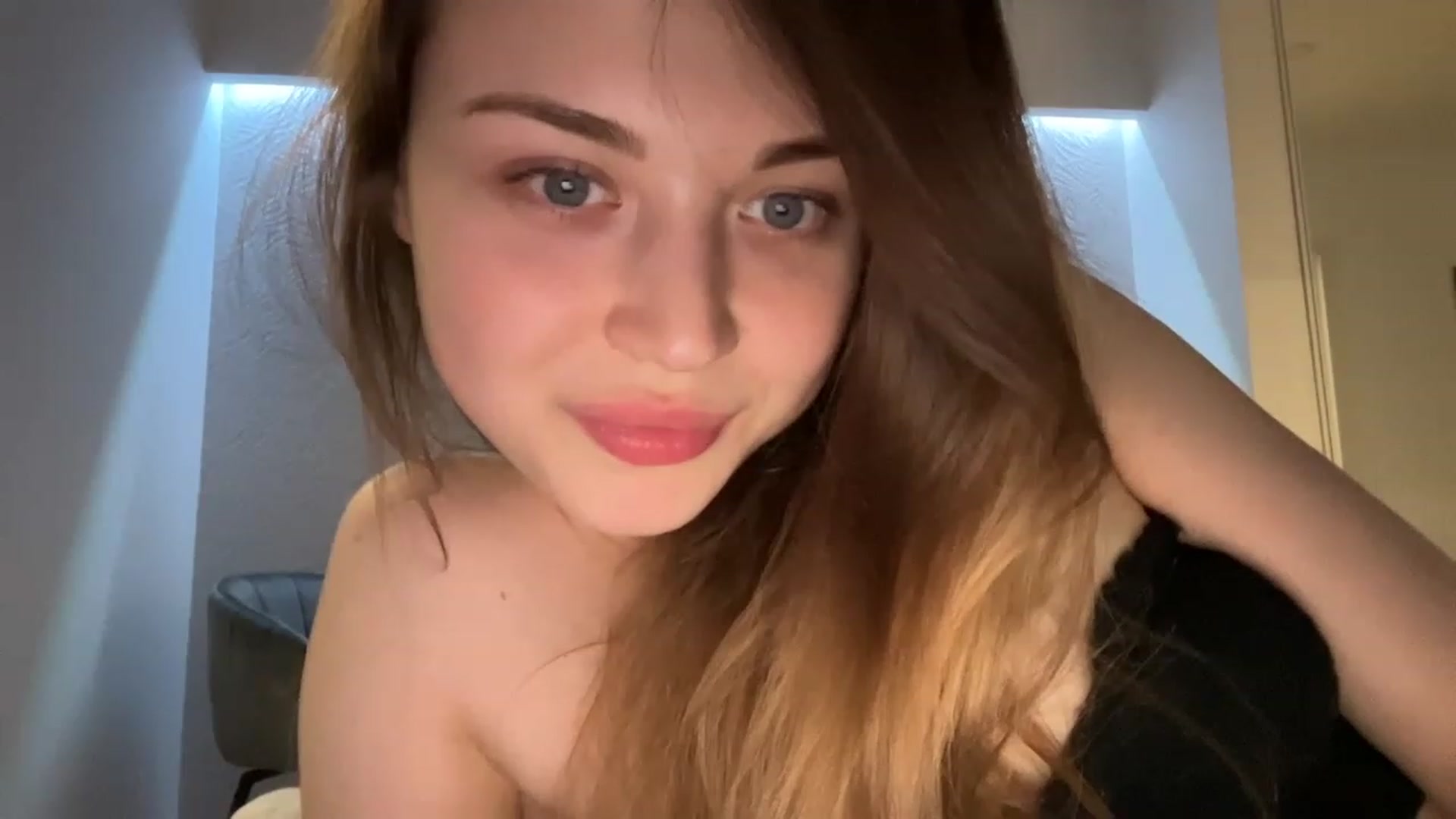 Gallery image thumbnail from Coconut_dream's myfreecams stream on, 07/18/2023, 16:24 image 16 of 20