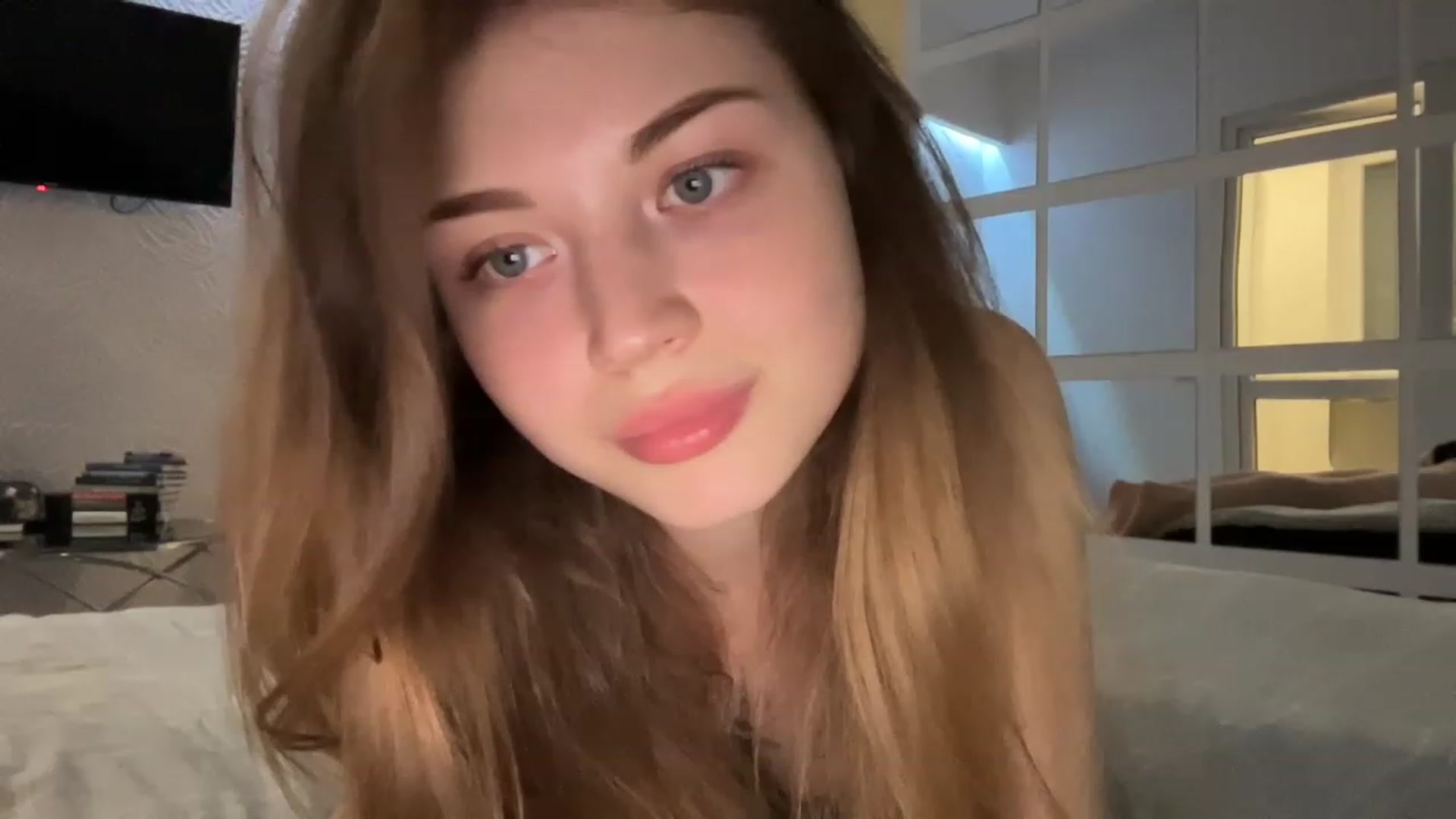 Gallery image thumbnail from Coconut_dream's myfreecams stream on, 07/18/2023, 16:24 image 2 of 20