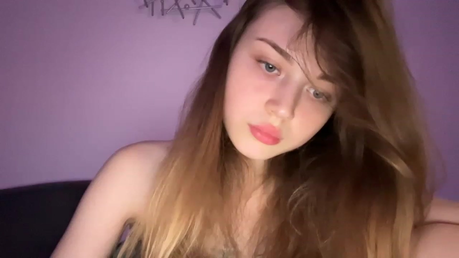Gallery image thumbnail from Coconut_dream's myfreecams stream on, 07/20/2023, 06:41 image 18 of 20