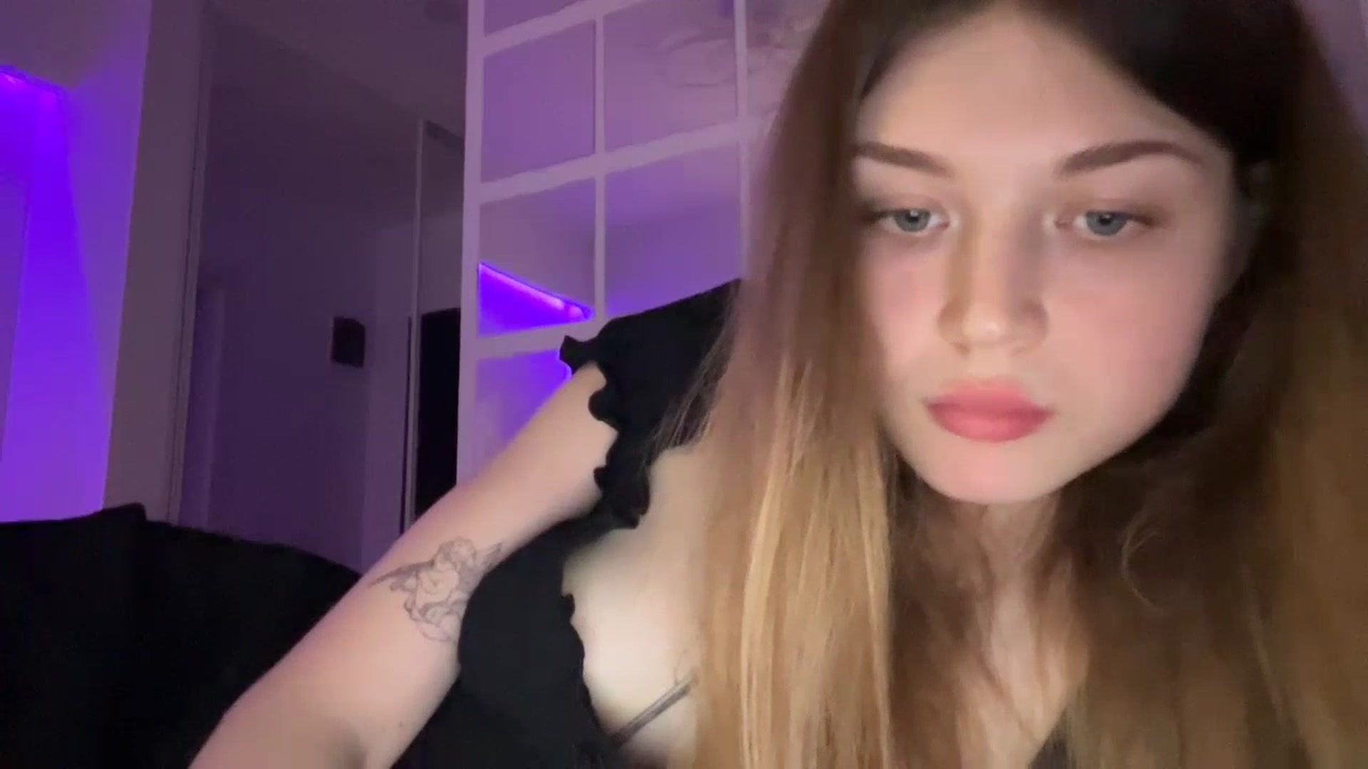 Gallery image thumbnail from Coconut_dream's myfreecams stream on, 07/21/2023, 15:30 image 20 of 20