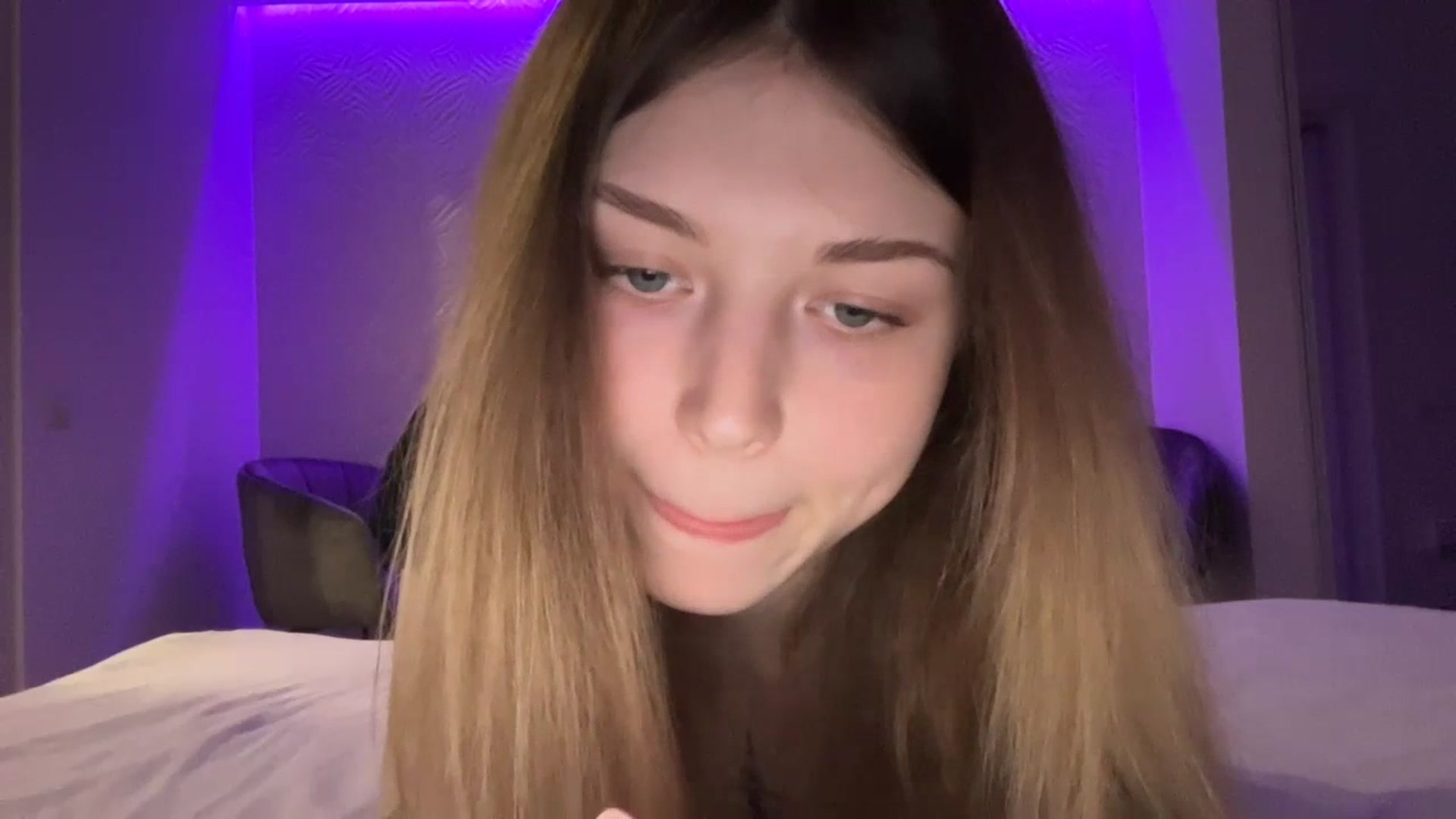 Gallery image thumbnail from Coconut_dream's myfreecams stream on, 07/21/2023, 15:30 image 6 of 20